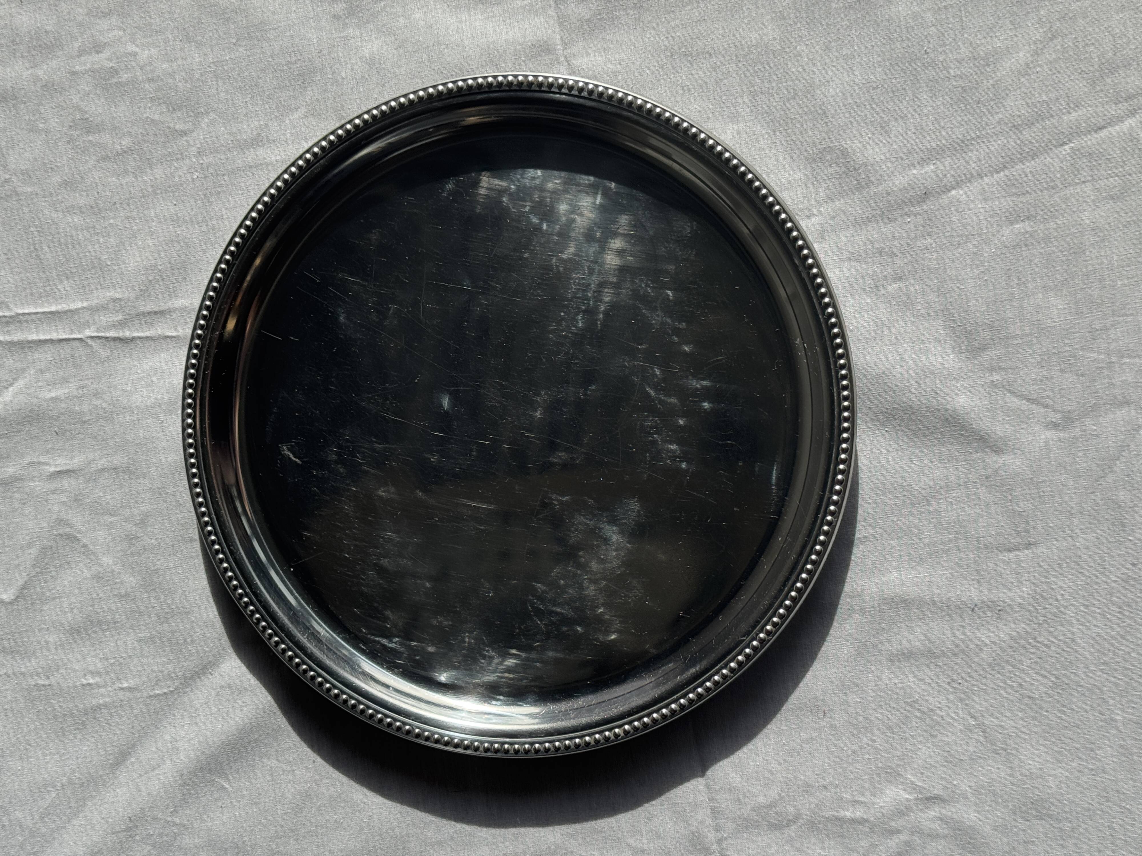 Vintage circular plate with pearl stripe D27
