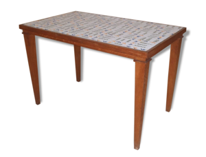 Petite table basse rectangulaire