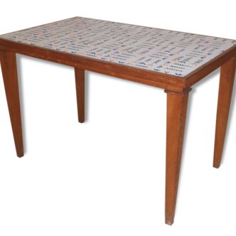 Petite table basse rectangulaire