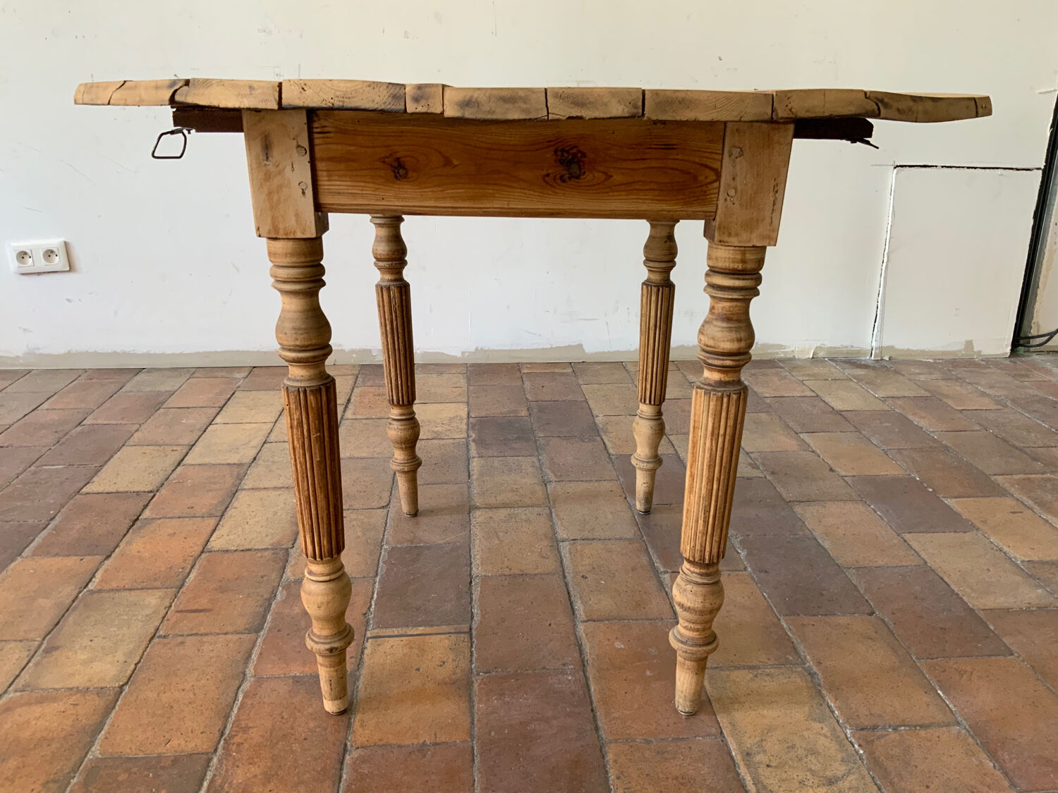 Table Louis Philippe