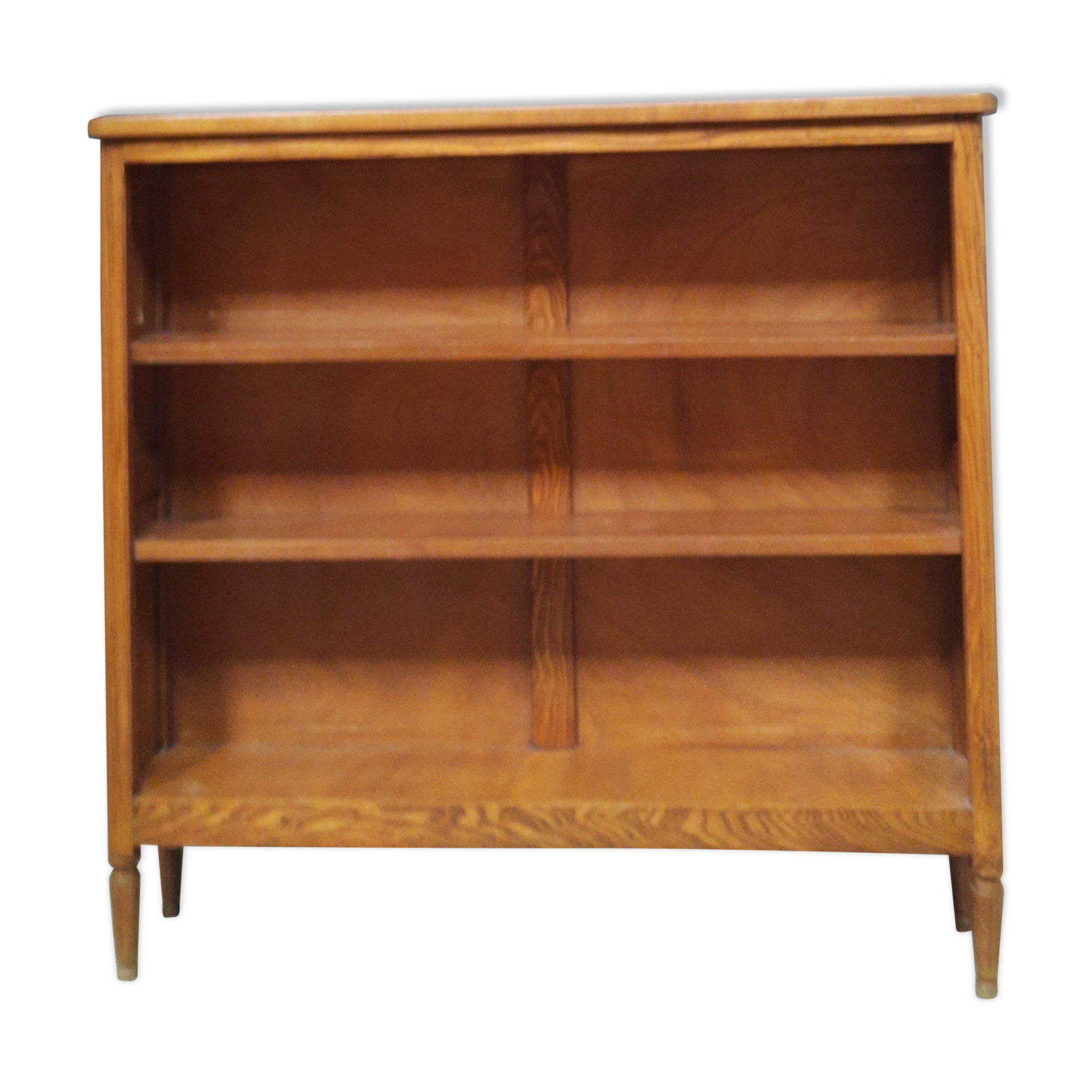 Floor on solid wood stand