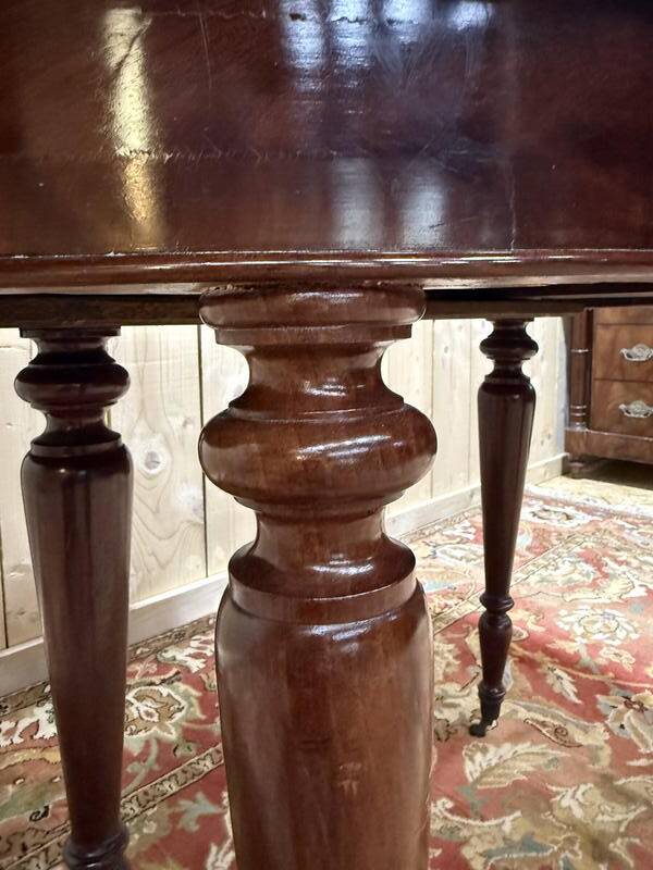 Table de salle à manger ovale en acajou style Napoléon III - Anglaise