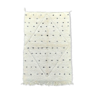 Berber rug with black dots and white diamonds