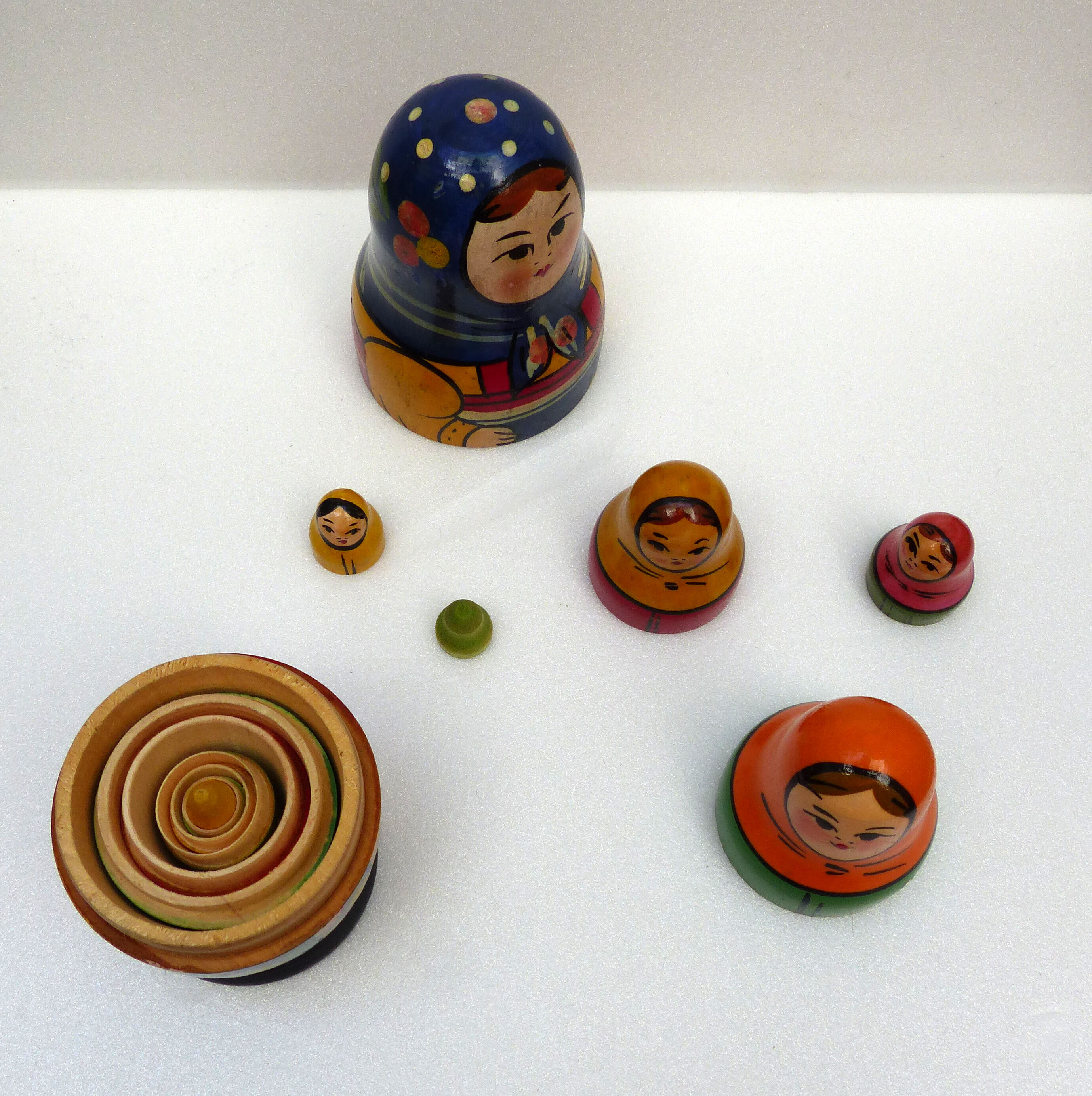 Set of 7 Russian dolls