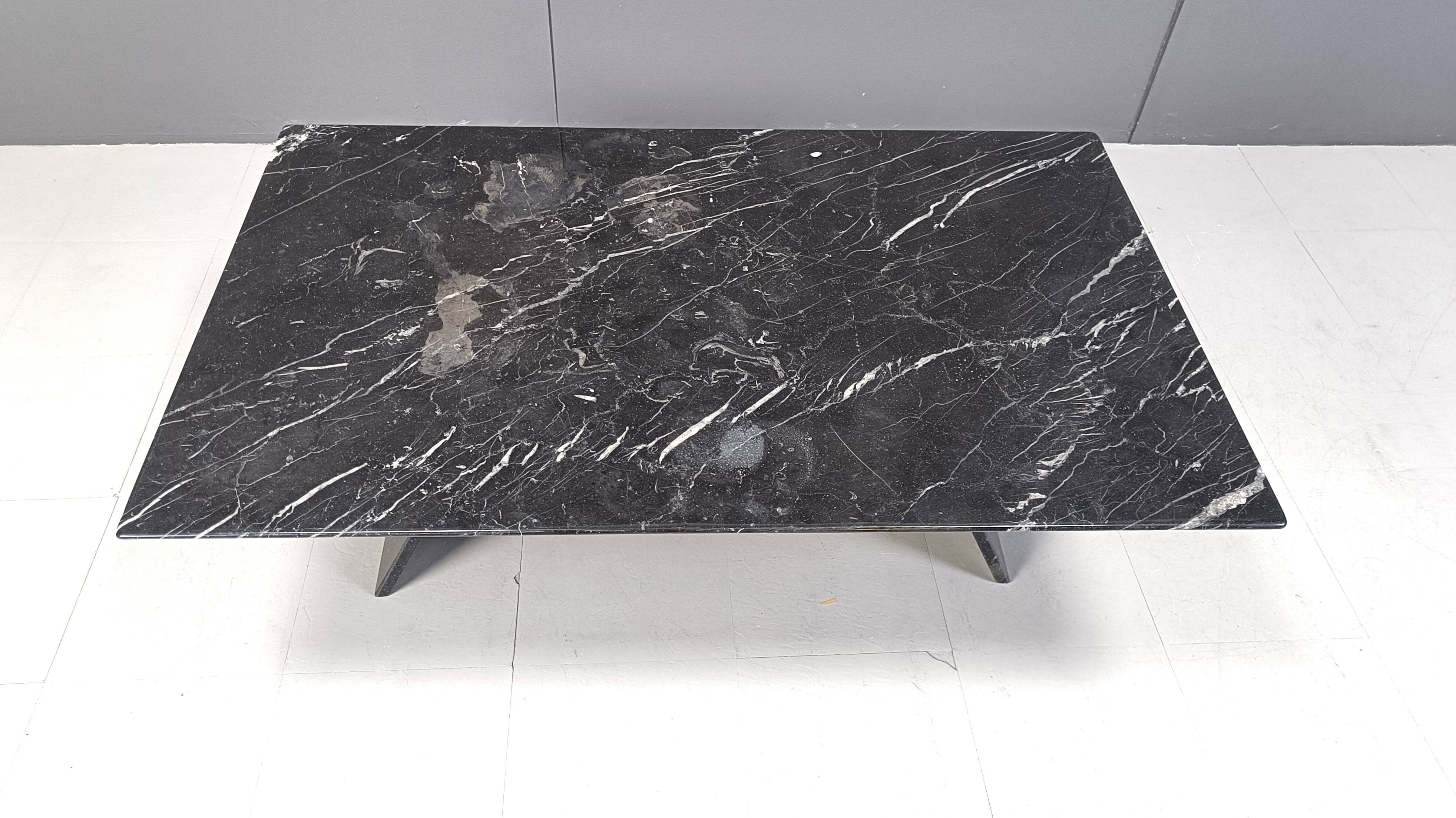 Table basse vintage en marbre noir, 1970