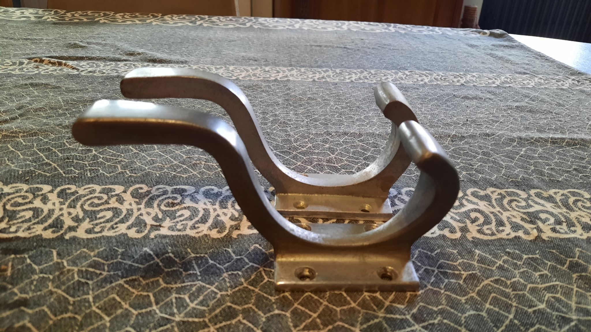 Set of 2 aluminum wall hooks