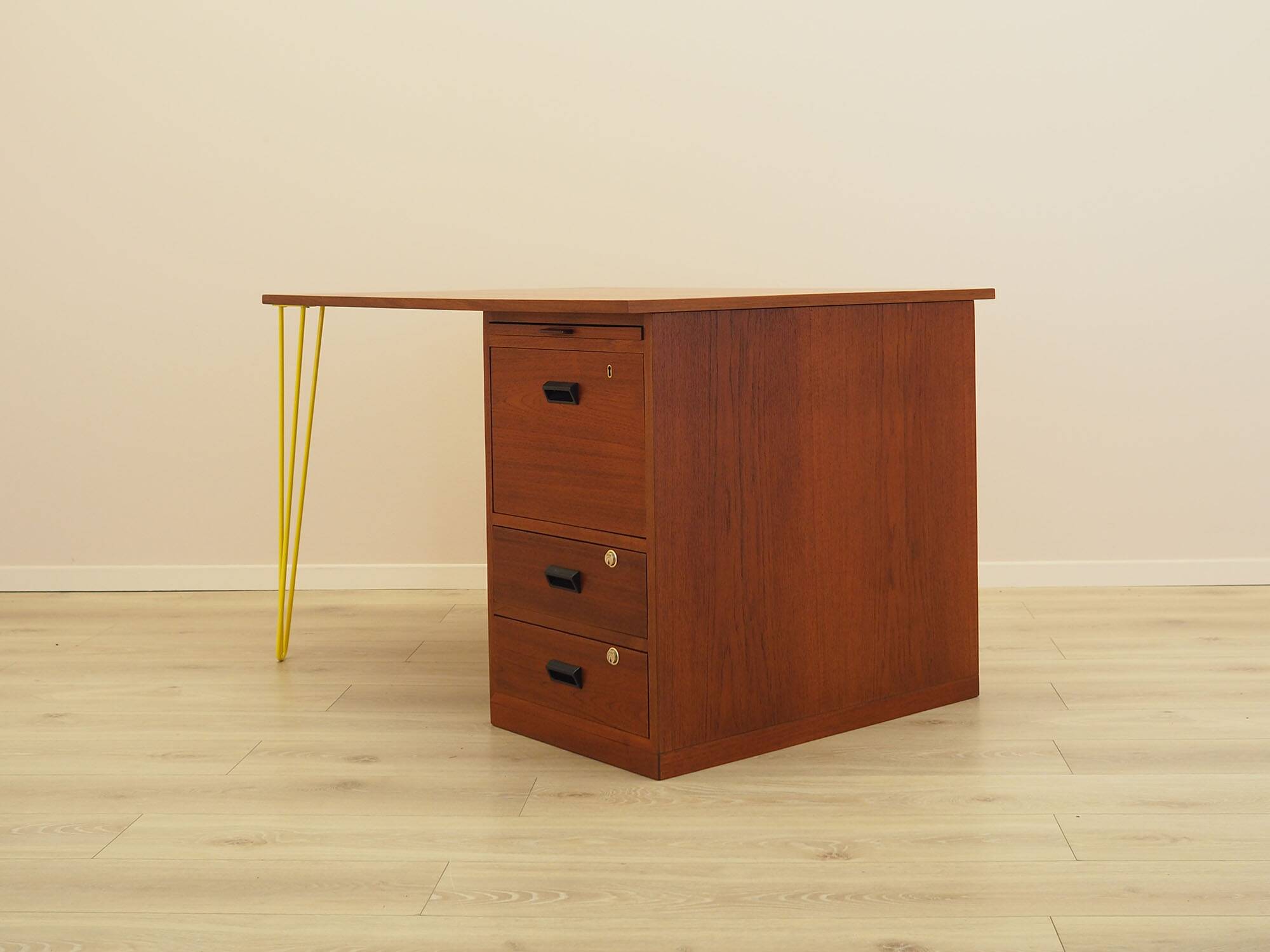 Teak desk, Danish design, 1970s, manufactured by Bornholm Møbelfabrik