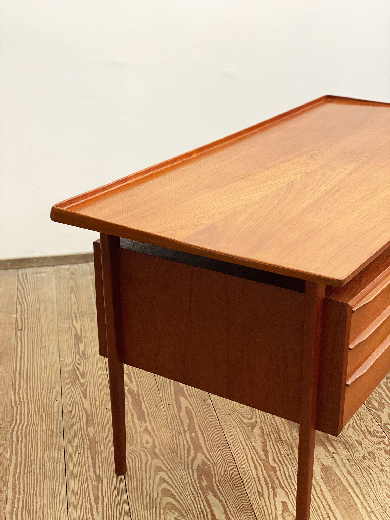 Mid-Century Danish Teak Desk by Peter Løvig Nielsen for Hedensted Møbelfabrik, Denmark, 1970s