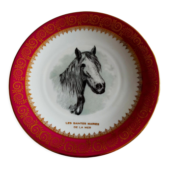 Assiette porcelaine déco cheval. Bordure fine dorée