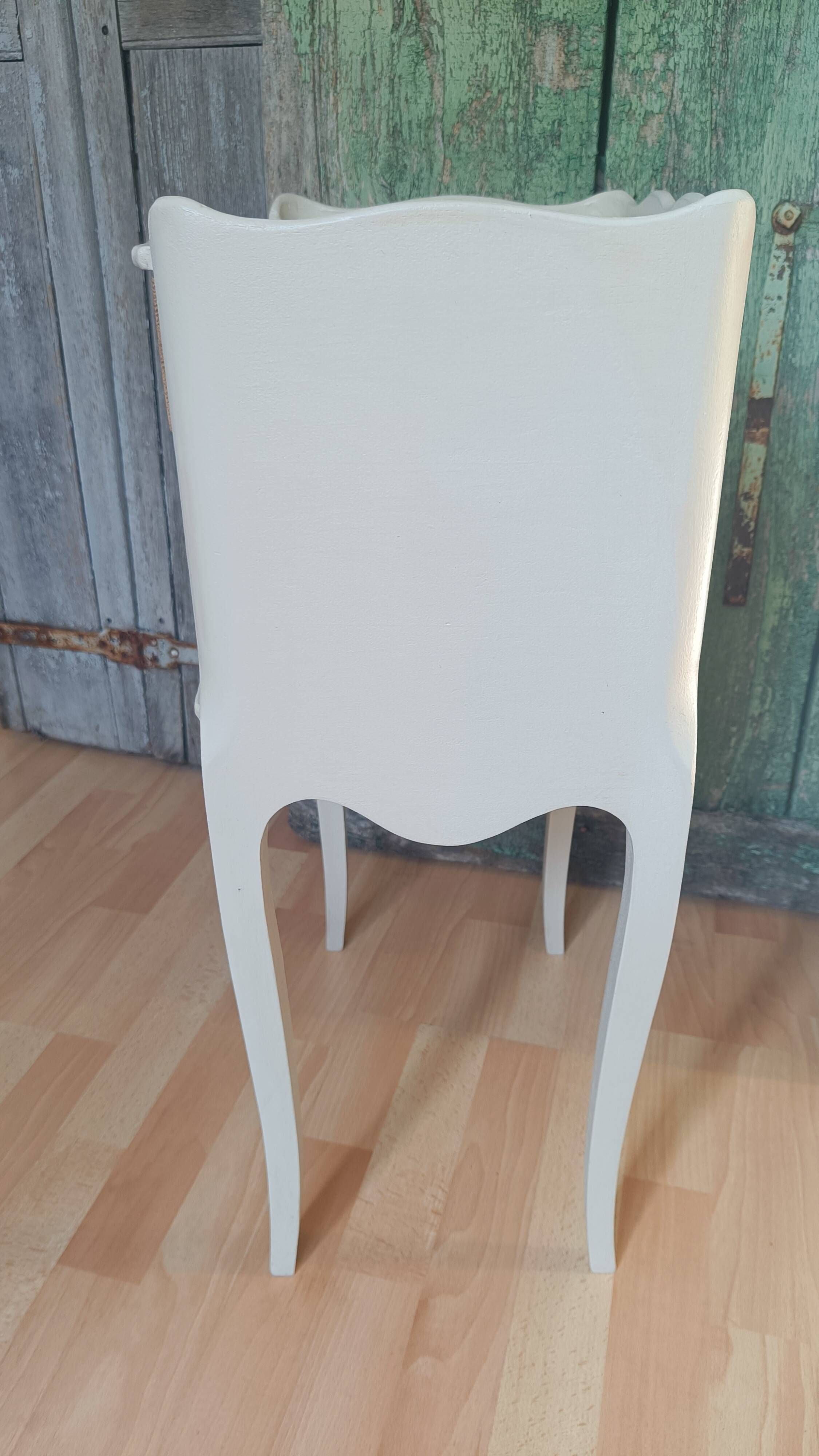 Vintage wooden bedside table with 3 drawers.