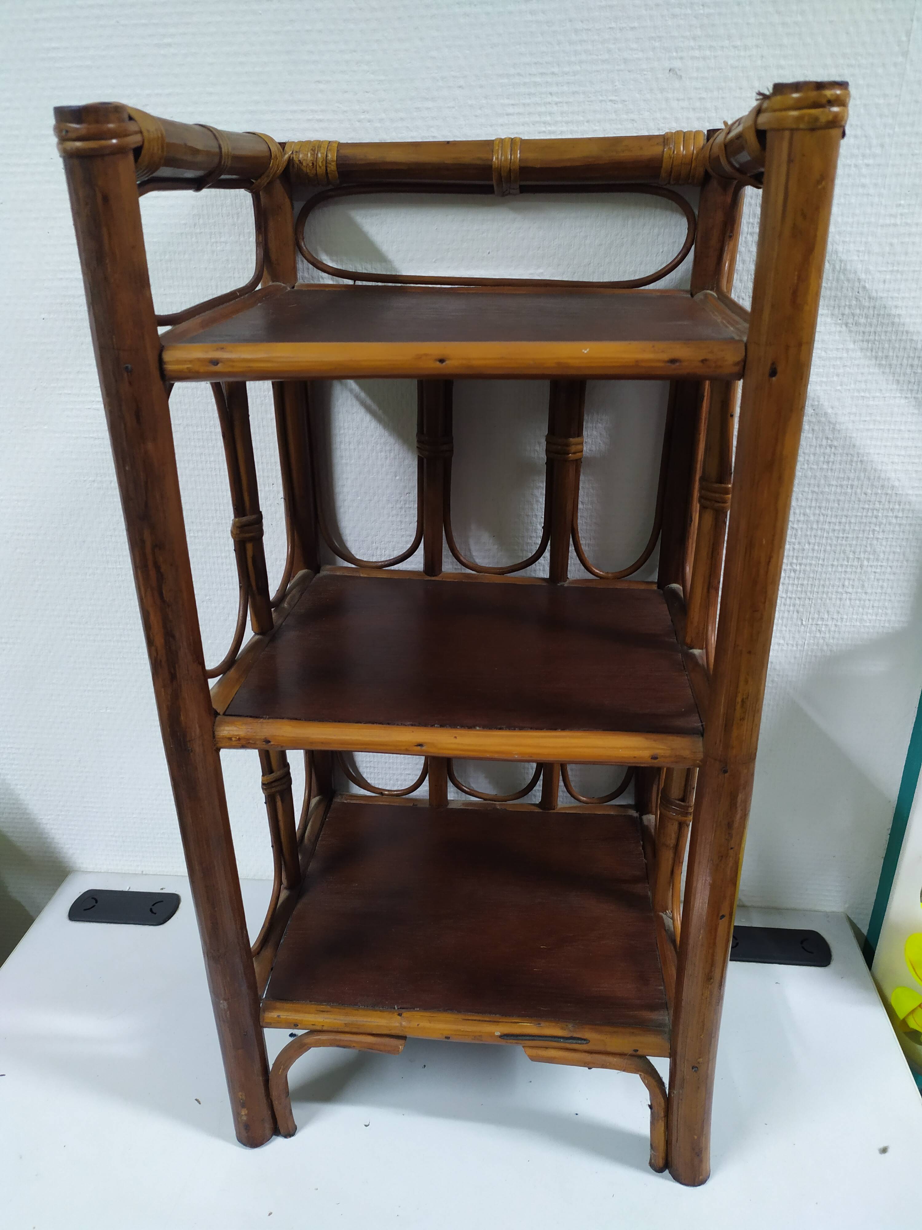 Shelves to put in rattan 70s
