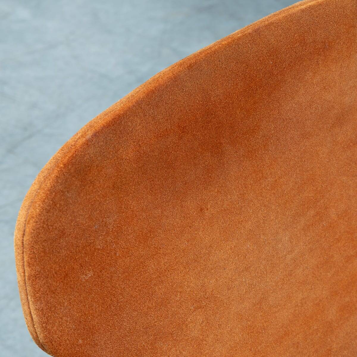Ensemble de salle à manger italien vintage des années 20 en suede orange par willy rizzo c.1970