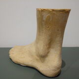 Foot moulded into platre