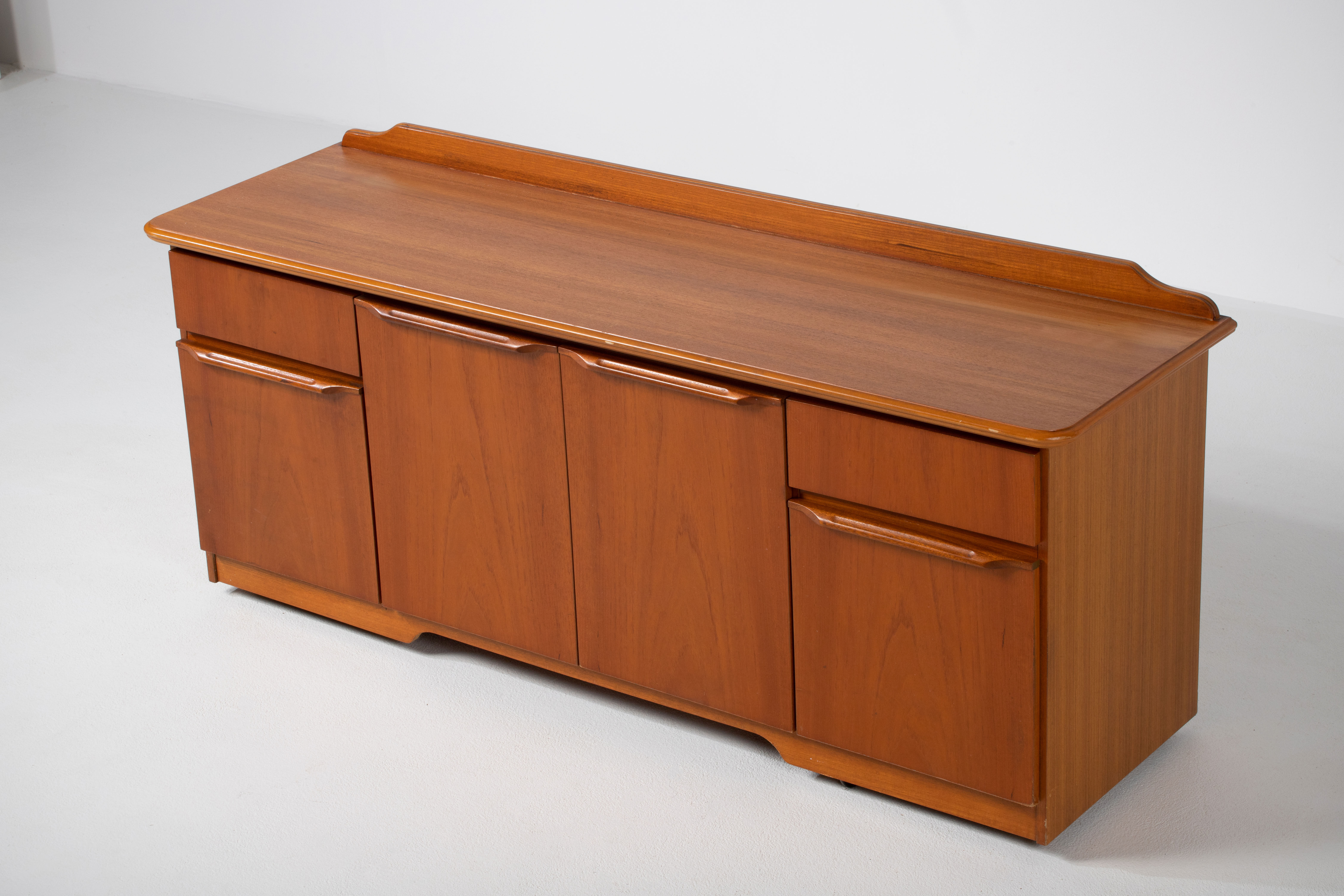 Scandinavian enfilade 168 cm