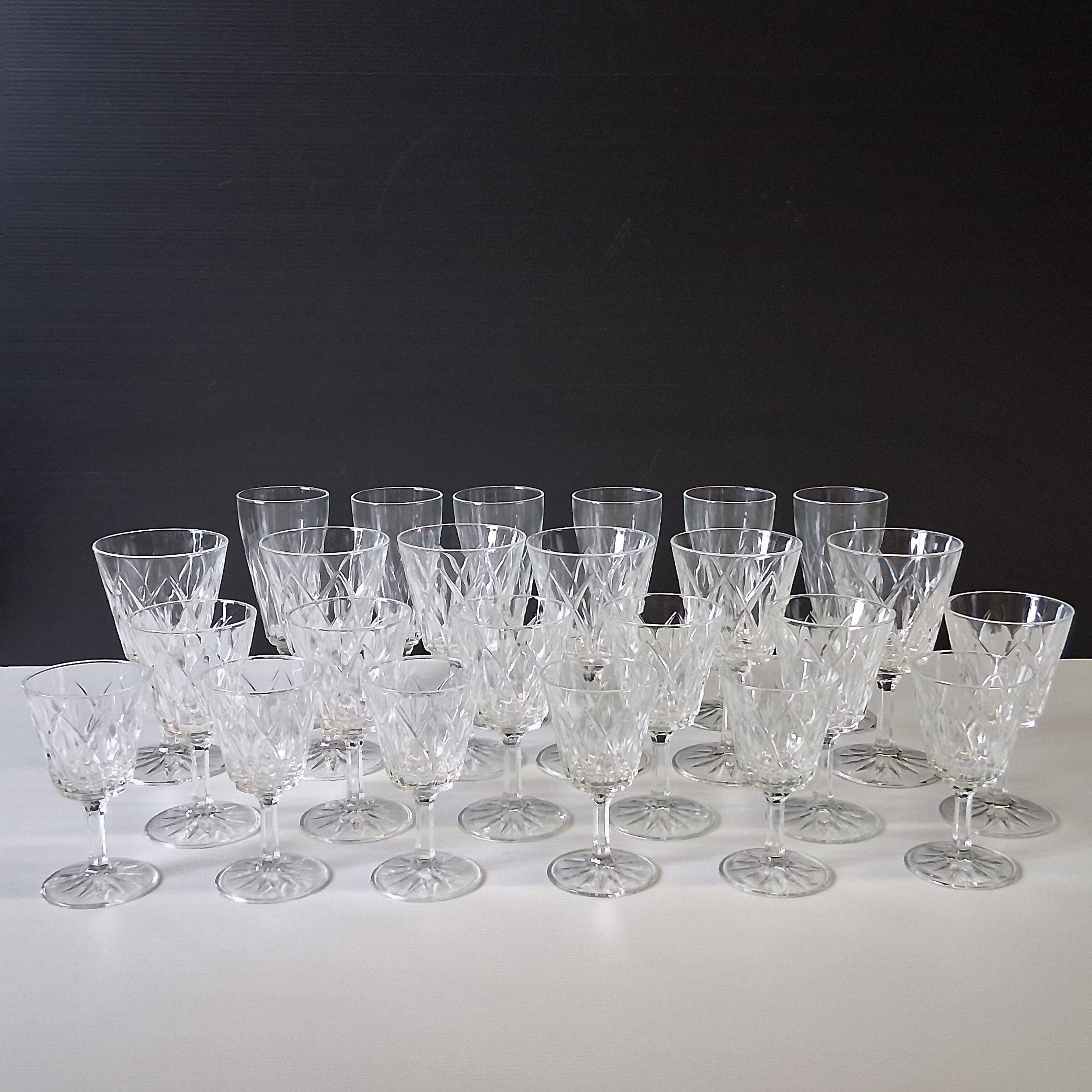 6 champagne flutes from VMC Reims in very good condition.