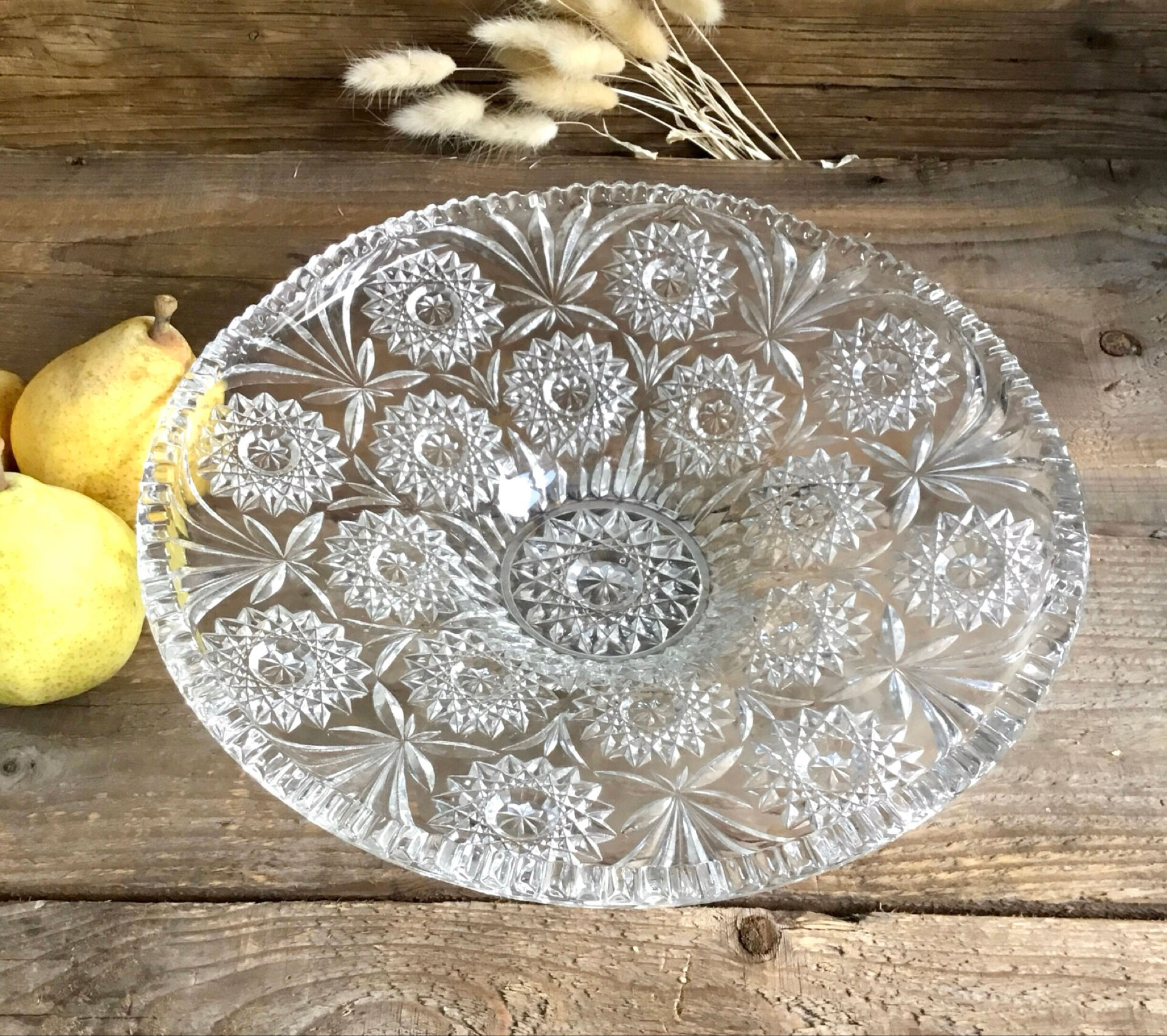 Coupe à fruits en verre ciselé 
