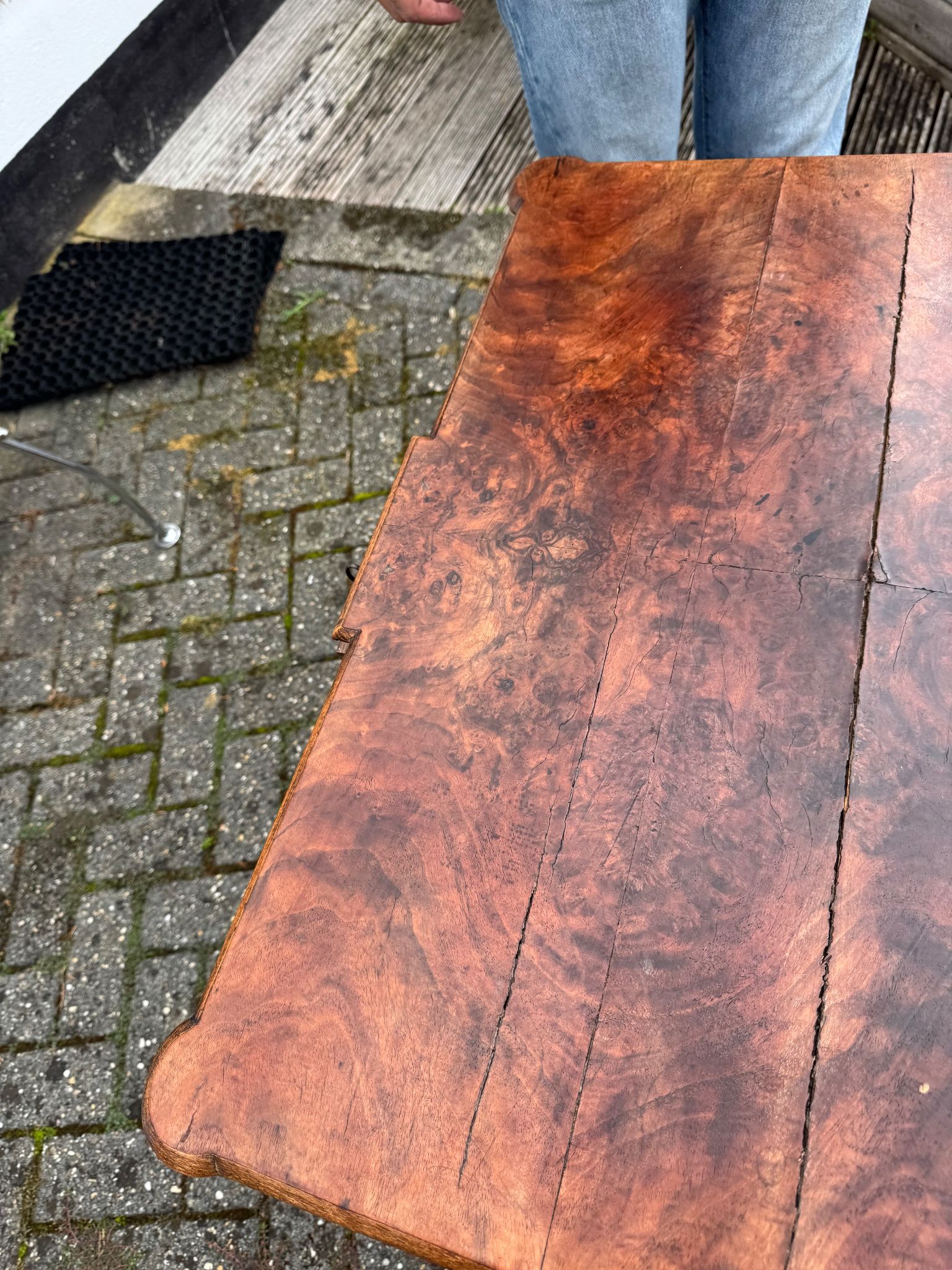 Commode en bois de burl vintage