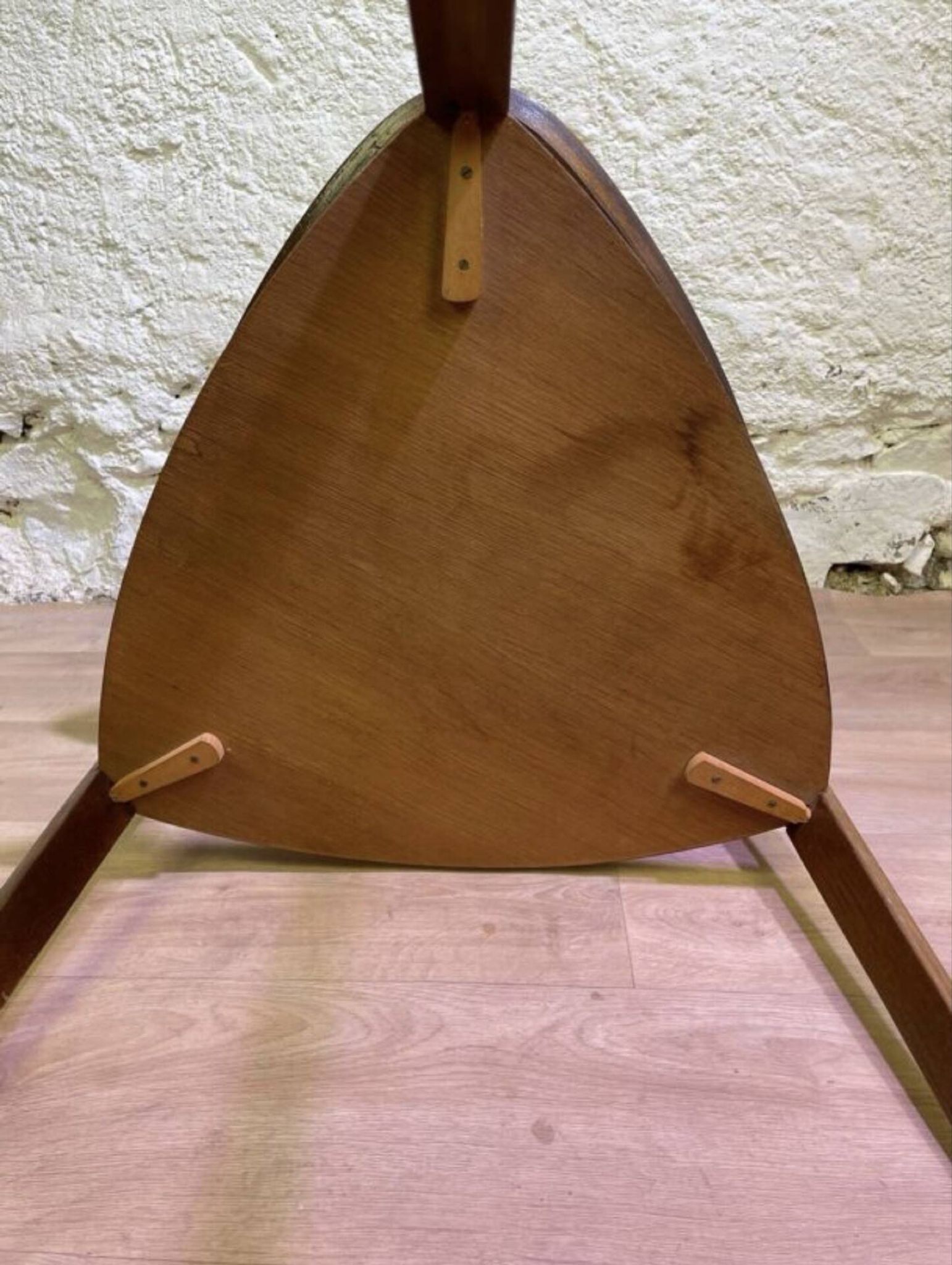 Guéridon tripode Bow Wood par Steiner