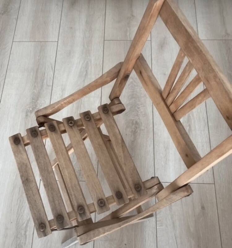 Foldable children's chair