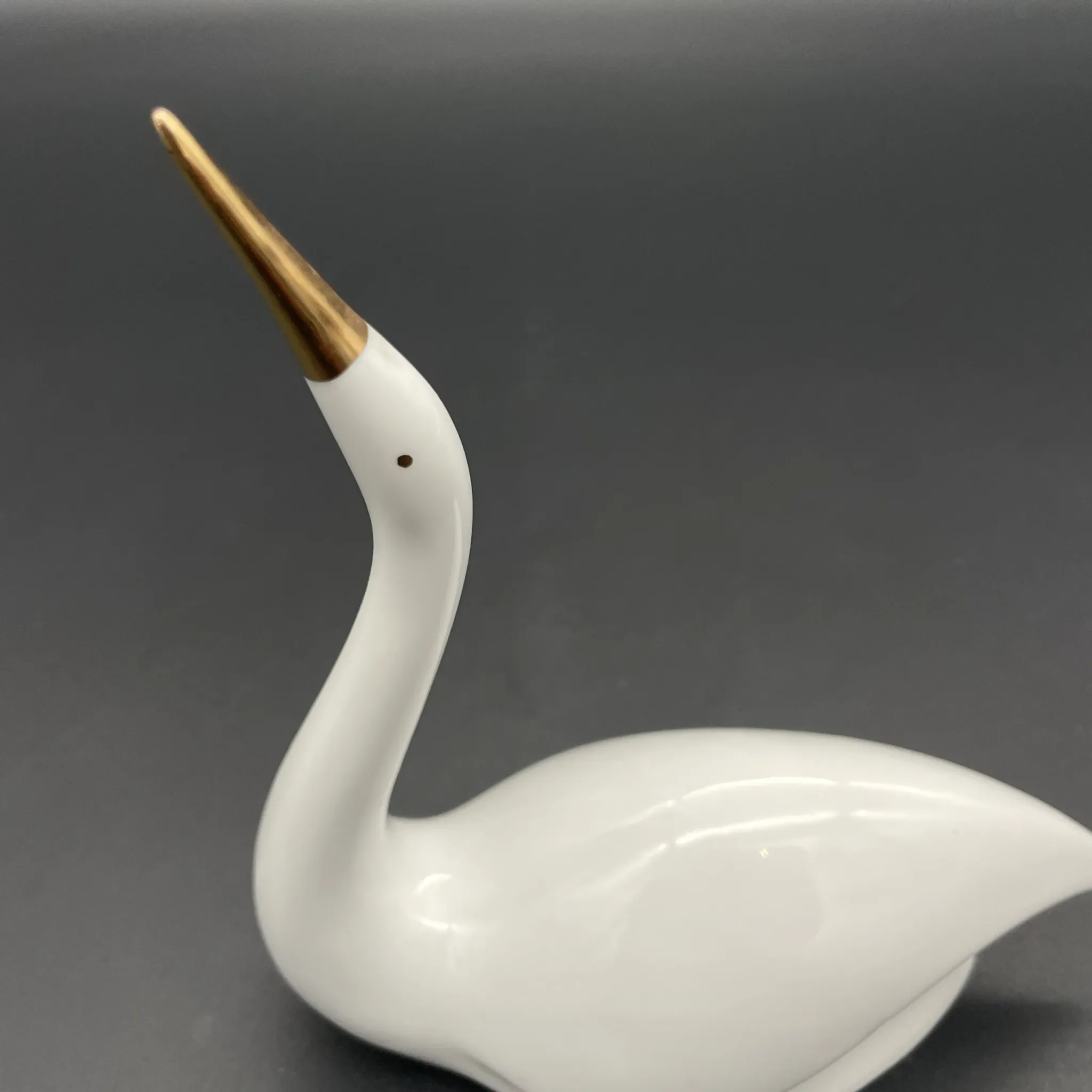 Porcelain Swan Hollóháza – Hungary – Vintage figurine with a golden beak