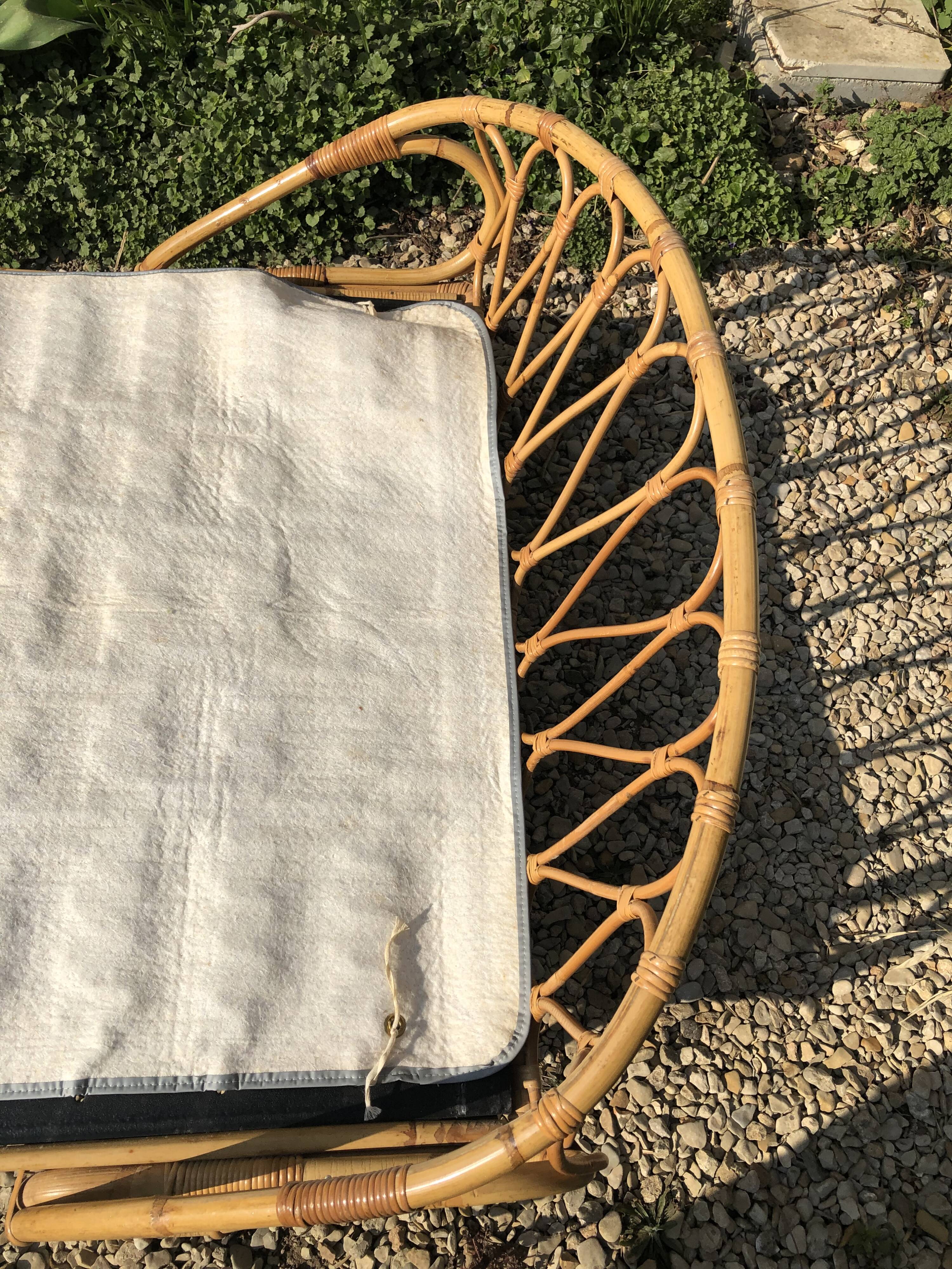 Rattan basket bed