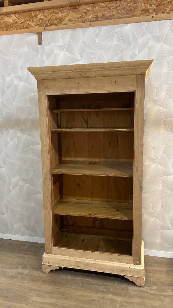 Parisian wardrobe in solid airbrushed wood