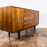 Buffet en noyer du milieu du siècle, années 1960