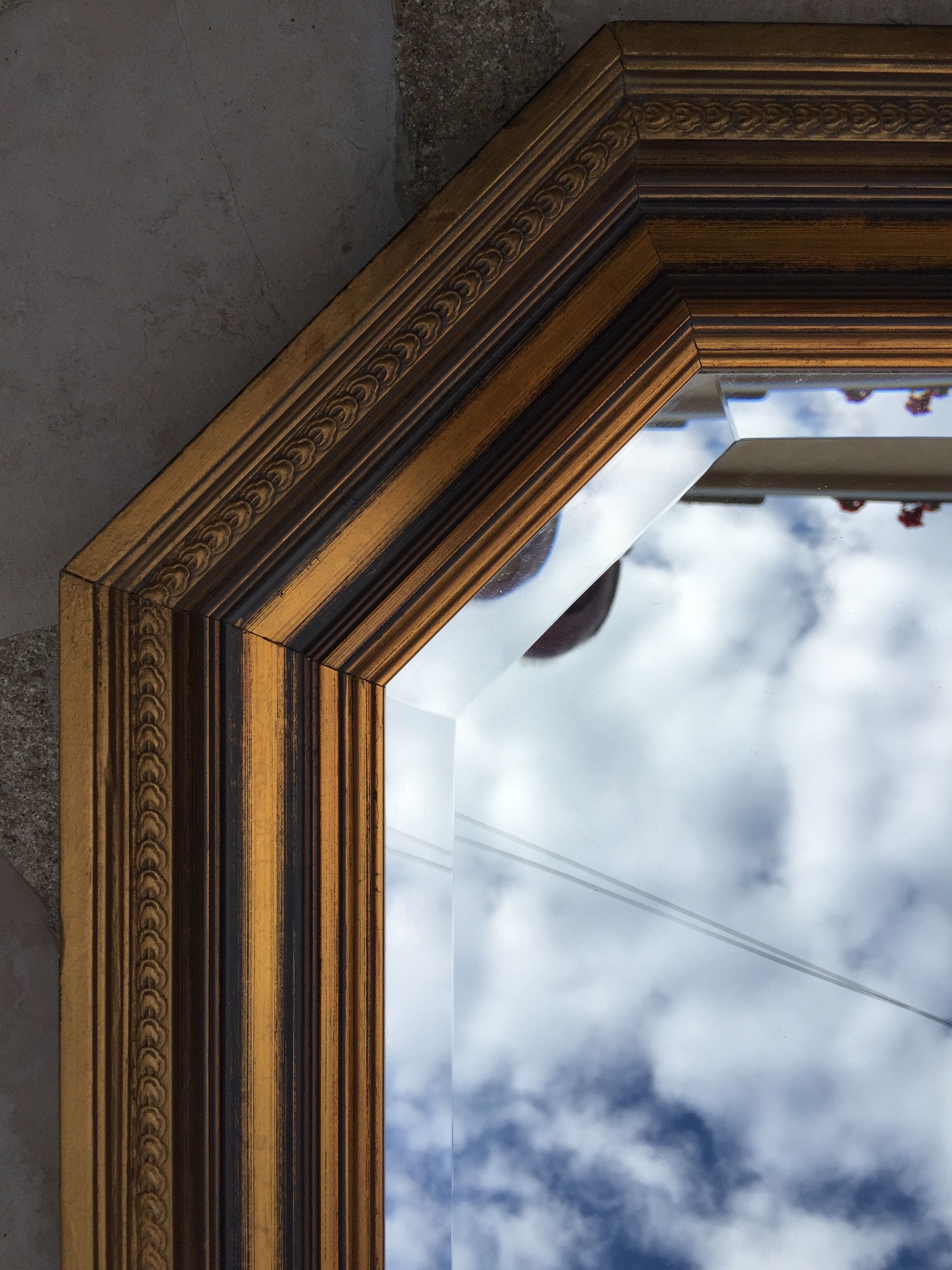 Mirror in gilded wood 82 x 62 cm