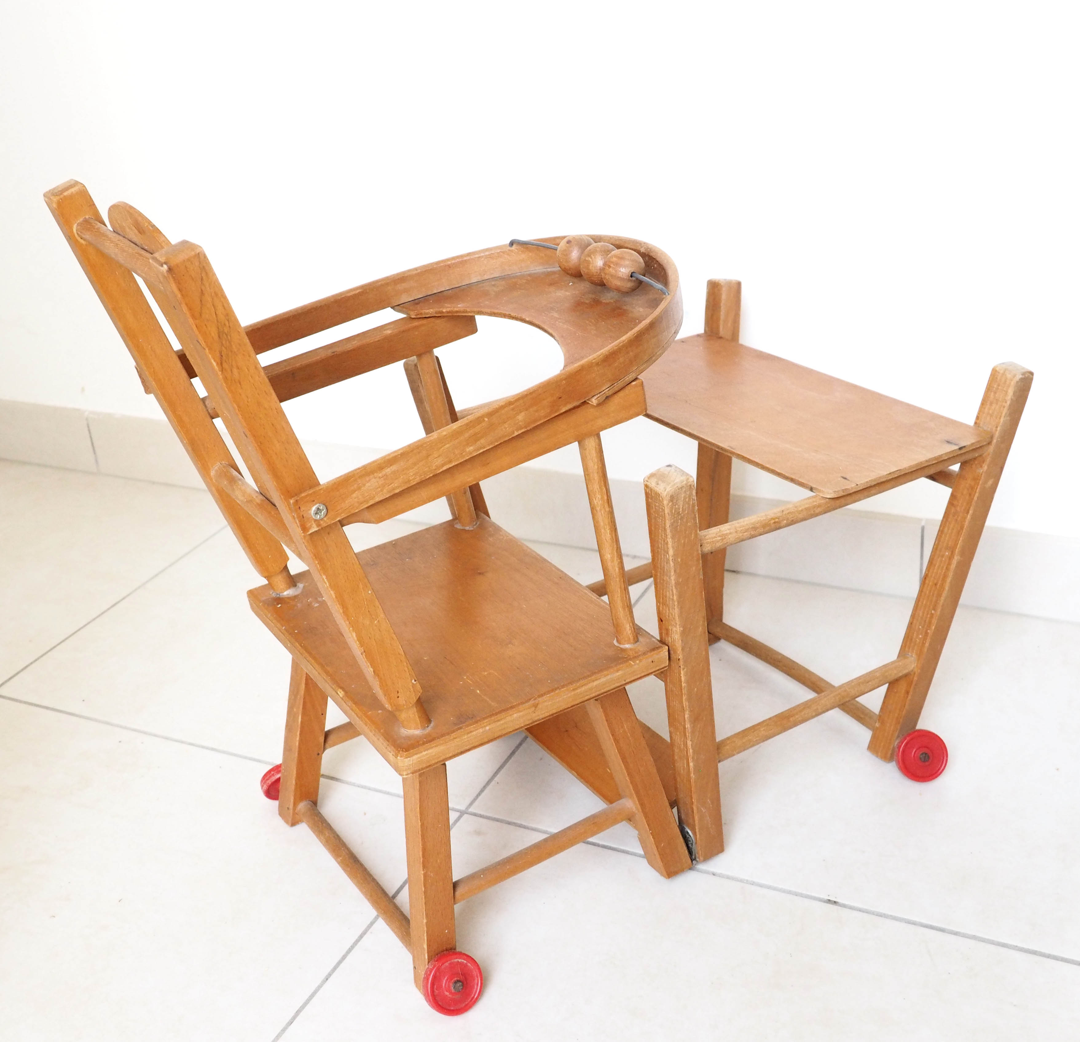 Chaise haute en bois