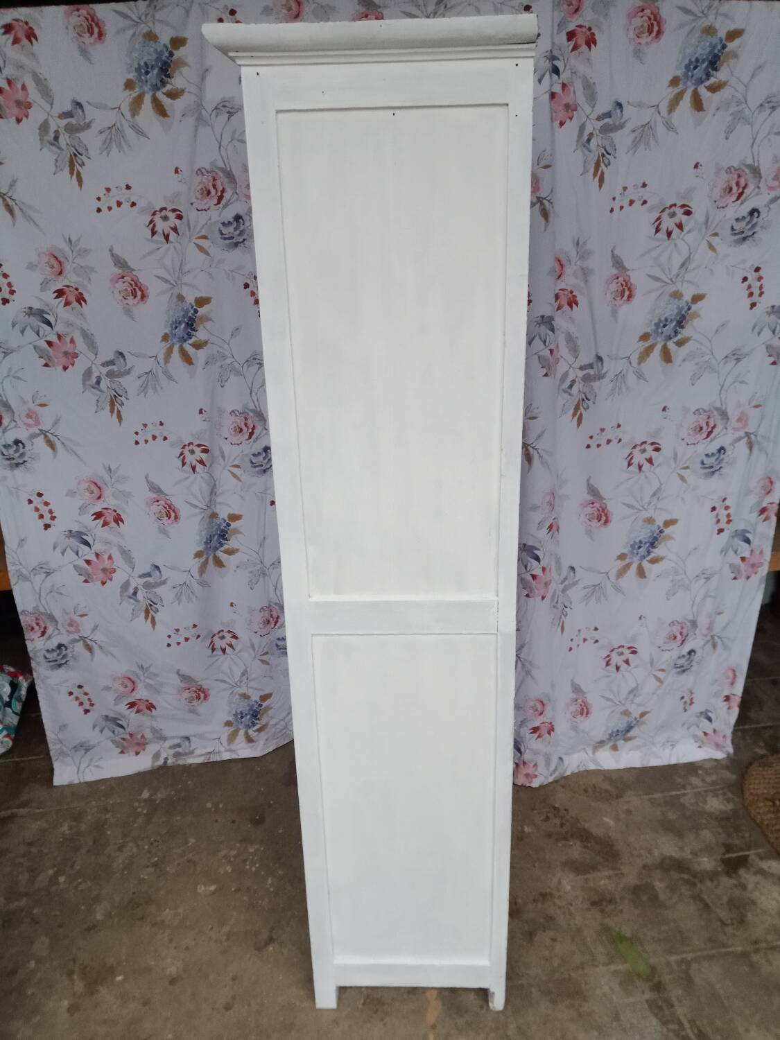 Parisian wardrobe with one door