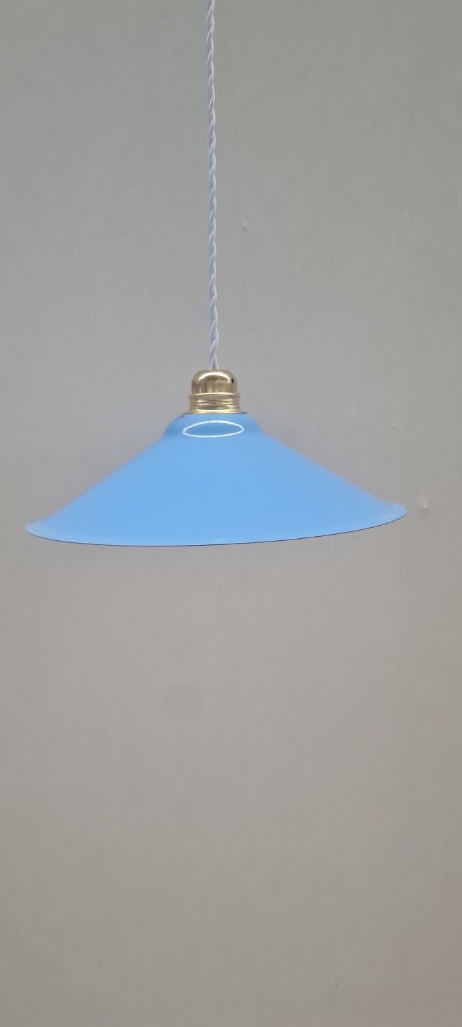 Enamelled sheet metal pendant light