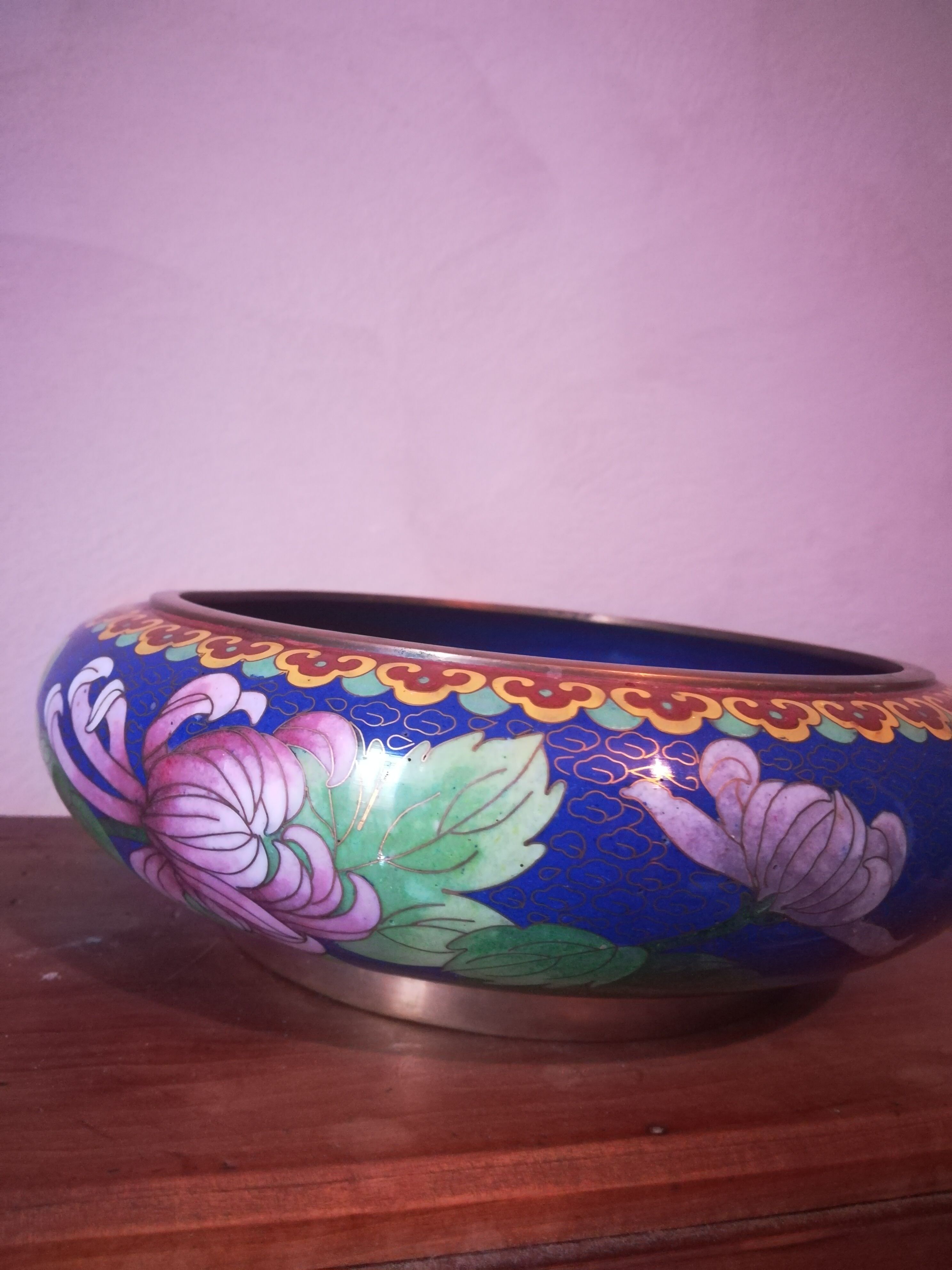 Chinese cup in partitioned email