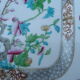Ancien plat en porcelaine Chine Asie carré bord chantournés