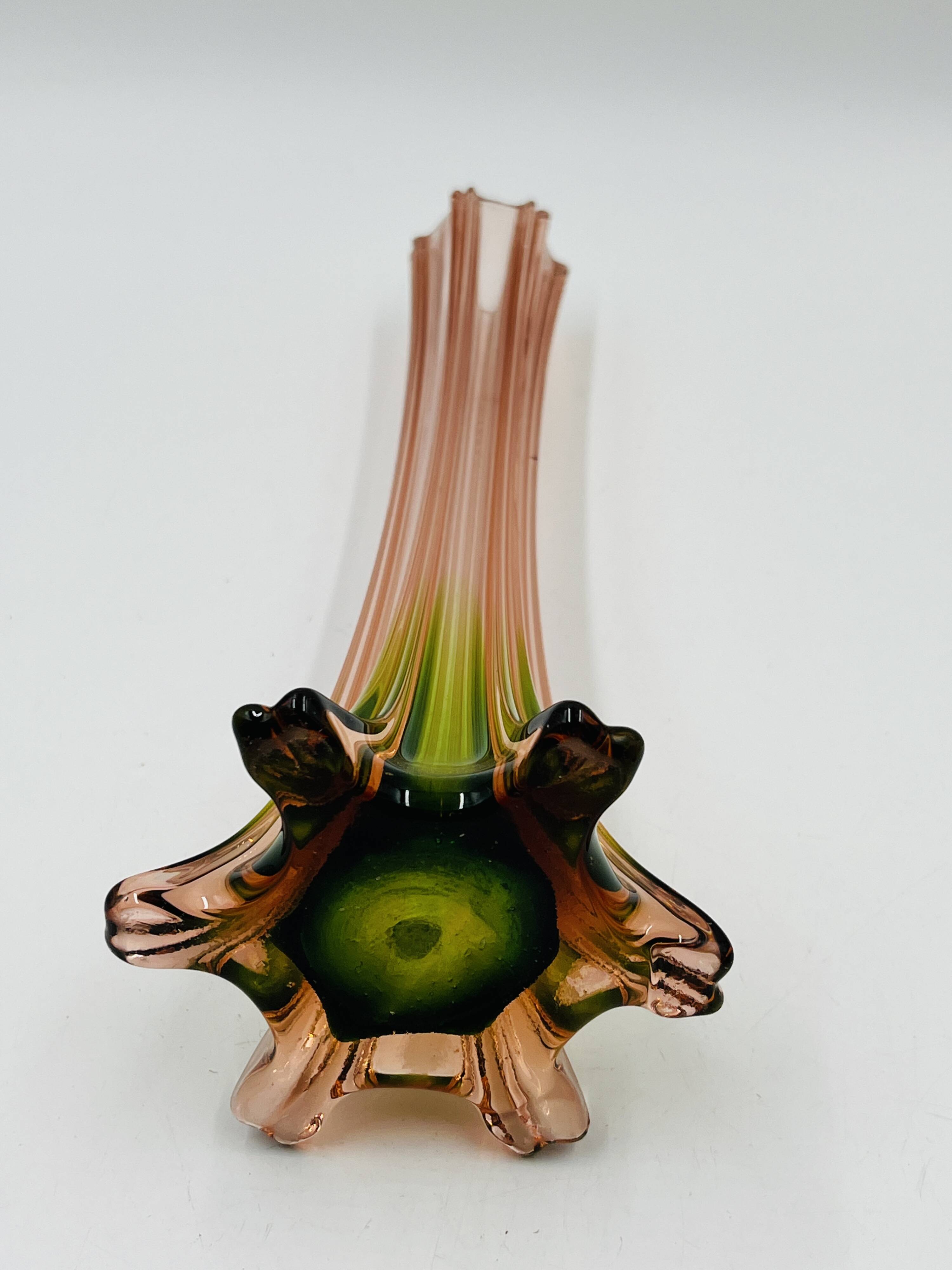Paire de soliflores vintage en verre rose et vert