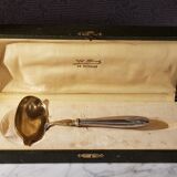 Saddler shovel