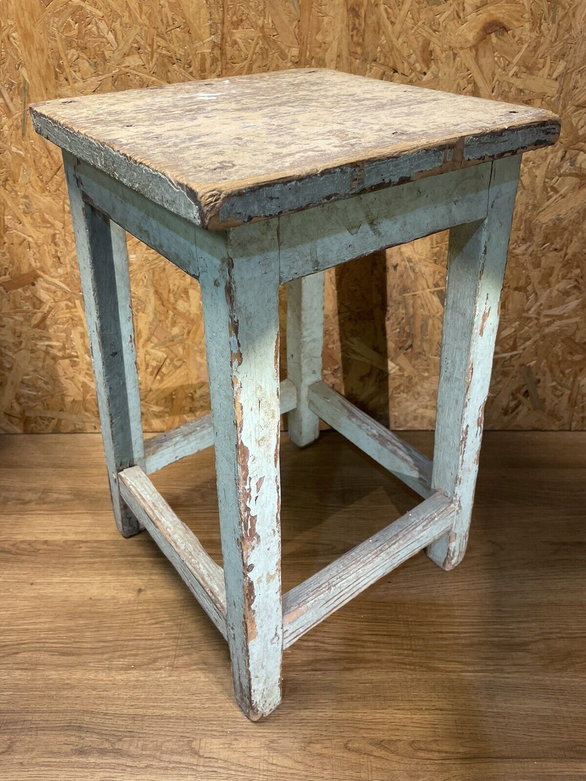 Tabouret porte plante bois patiné déco loft atelier campagne chic
