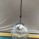 Suspension ancienne boule verre & inclusions blanches + support chrome vintage
