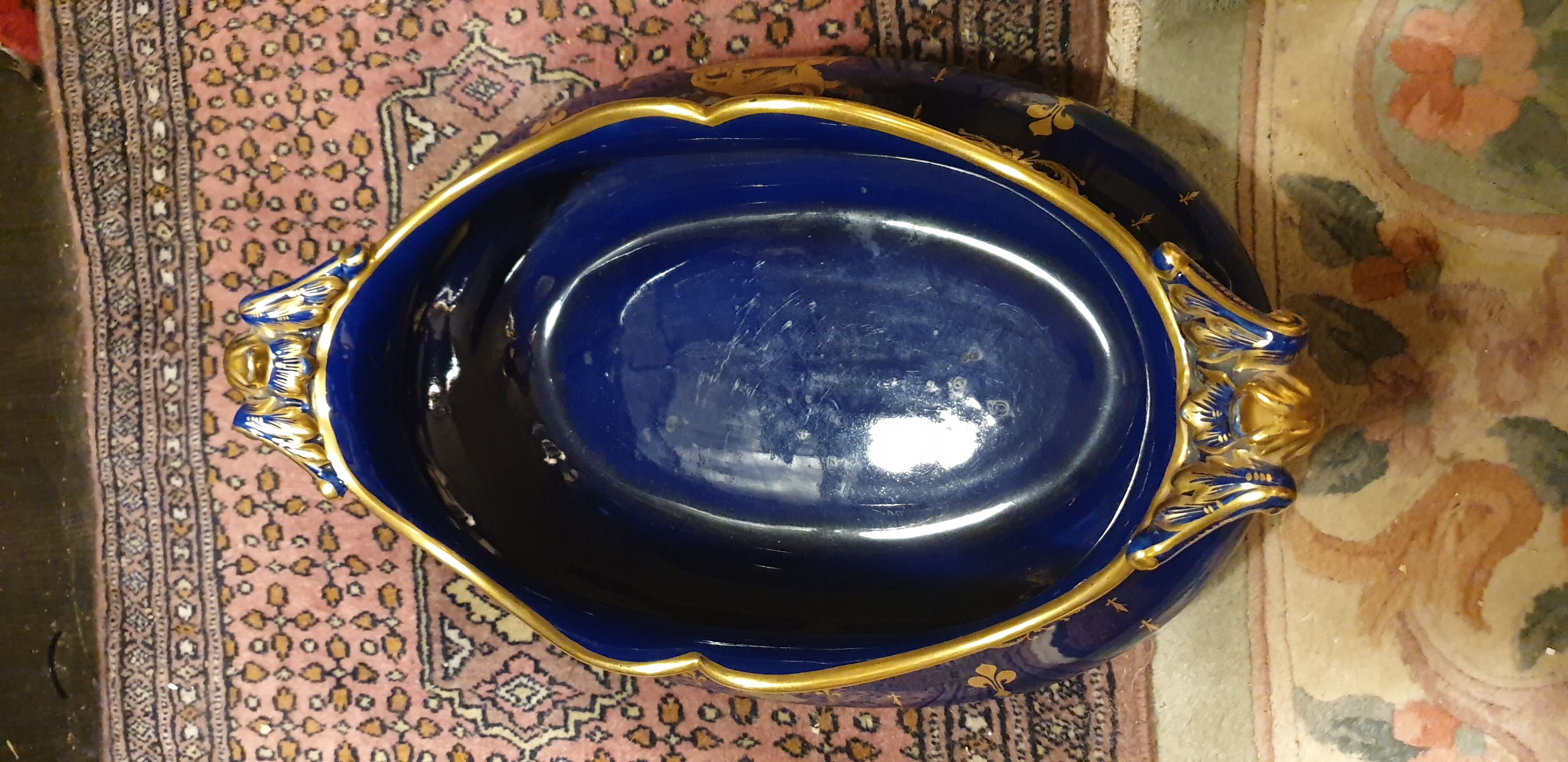 Gardener in blue porcelain of Tours, signed Herbinière.  Nineteenth century.