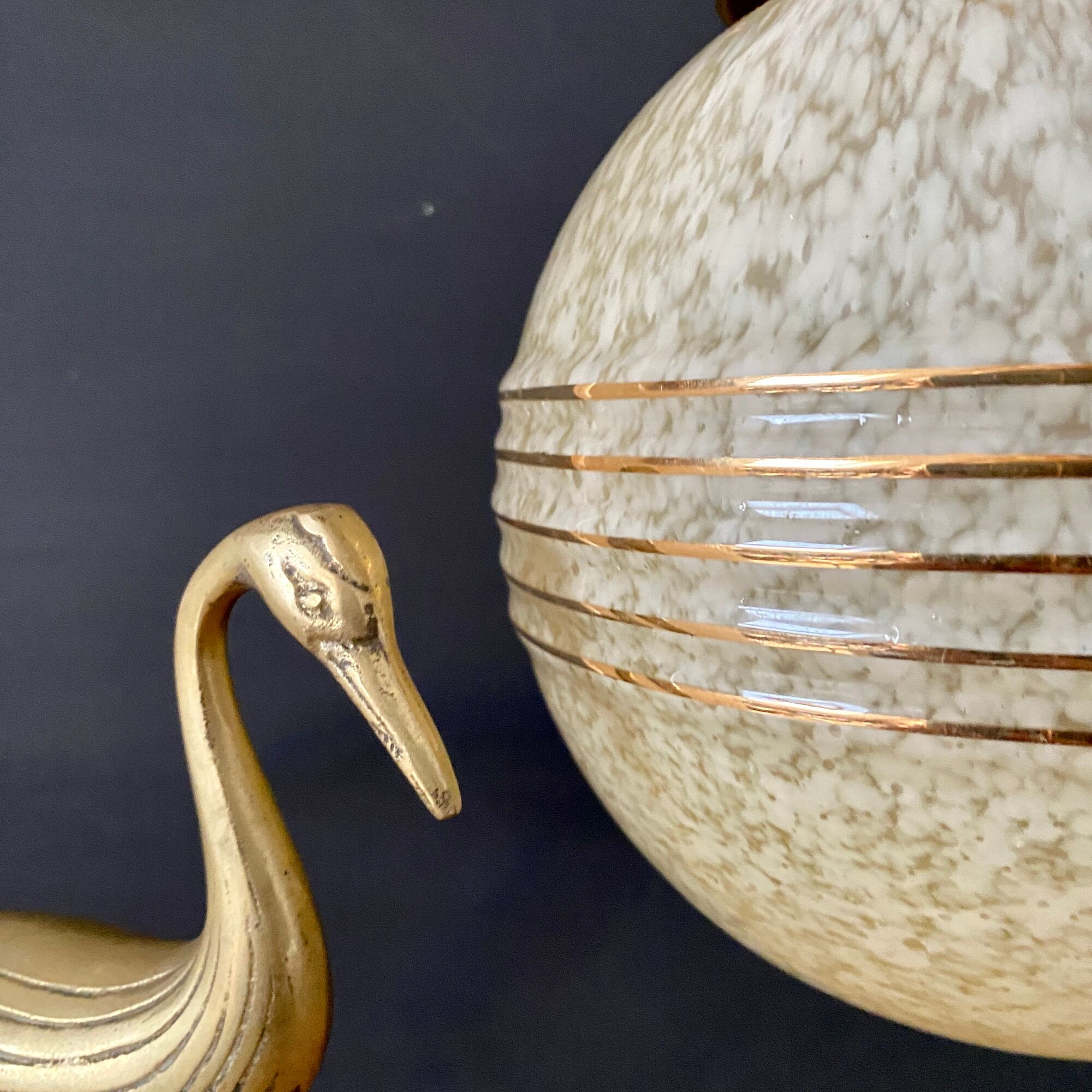Vintage globe suspension in yellow and gold in Clichy glass