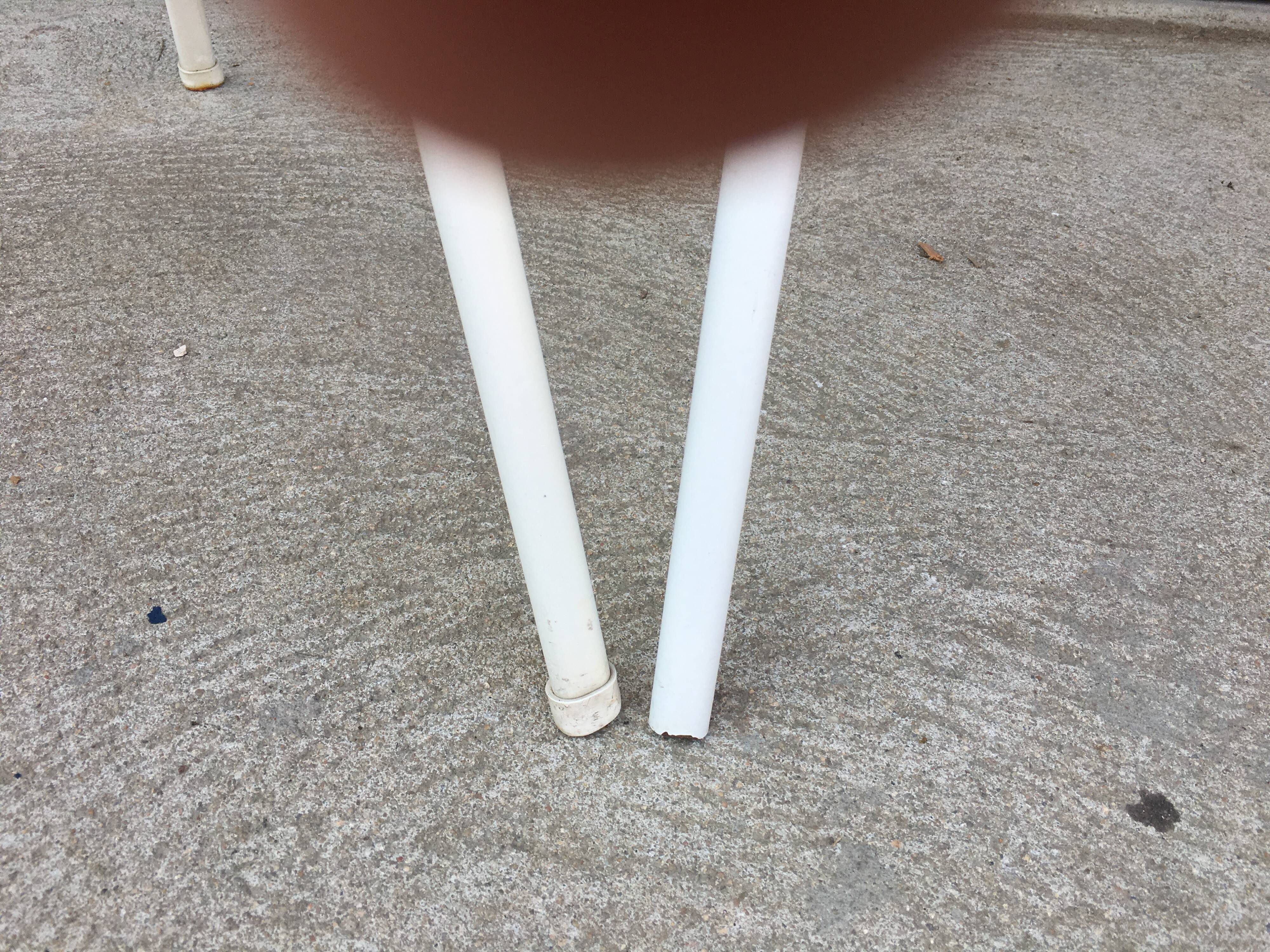 Suite de 3 fauteuils en  métal de couleur blanc EMU modèle RIO