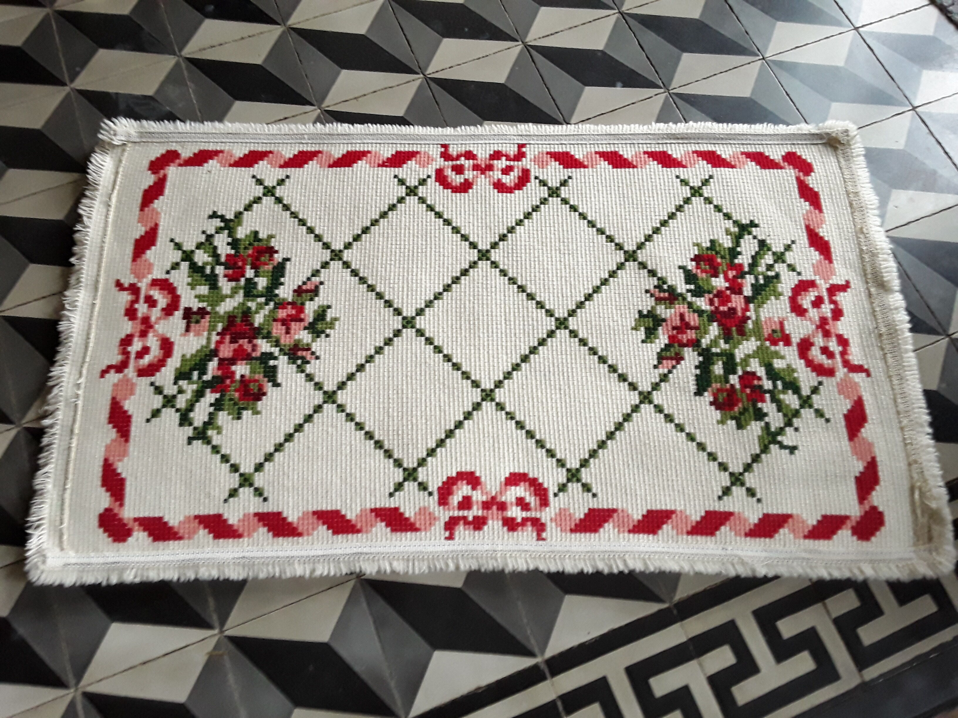 Pure wool vintage carpet