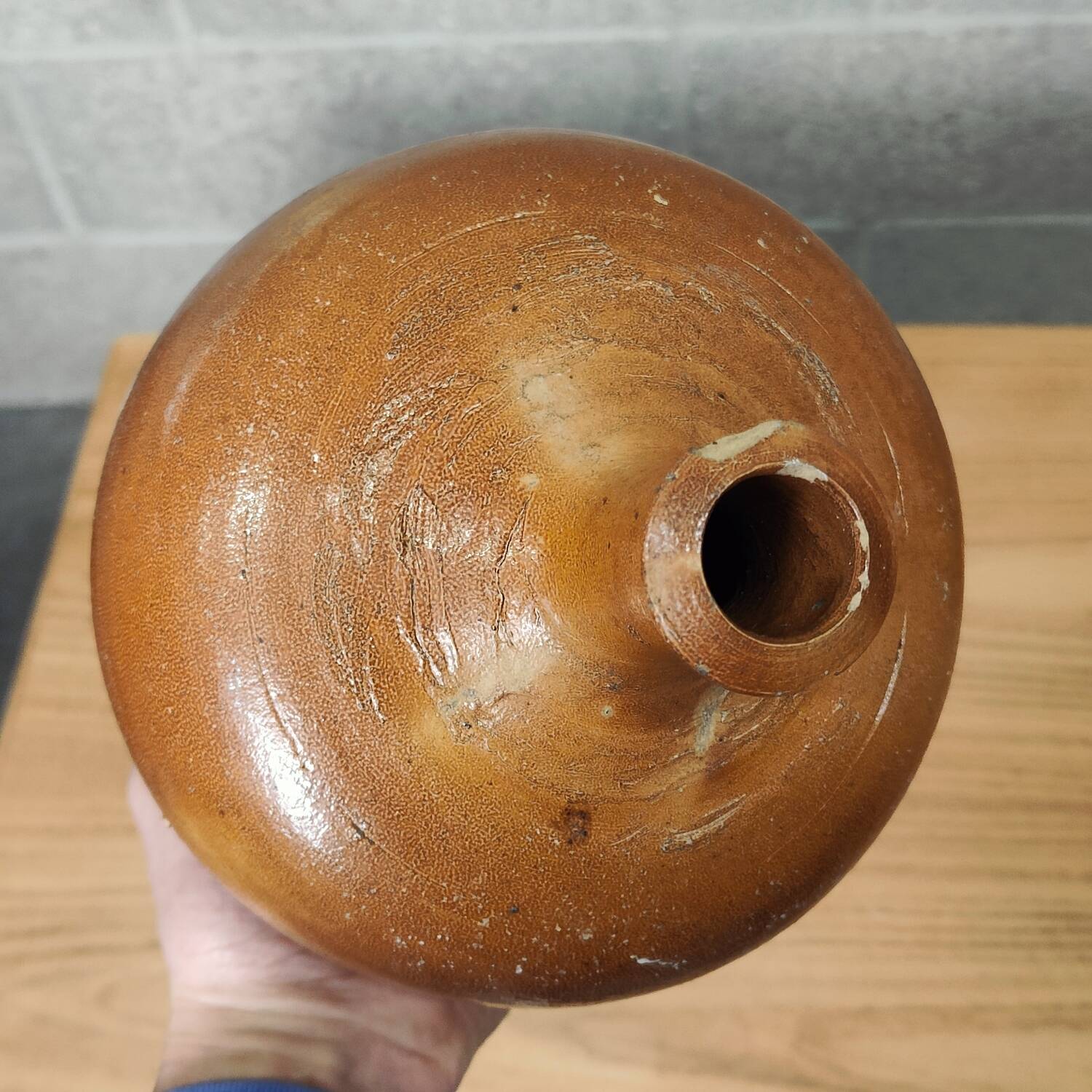 Jar, sandstone amphora, spinning top shape, year 50