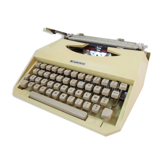 Mercedes typewriter elite character 1969