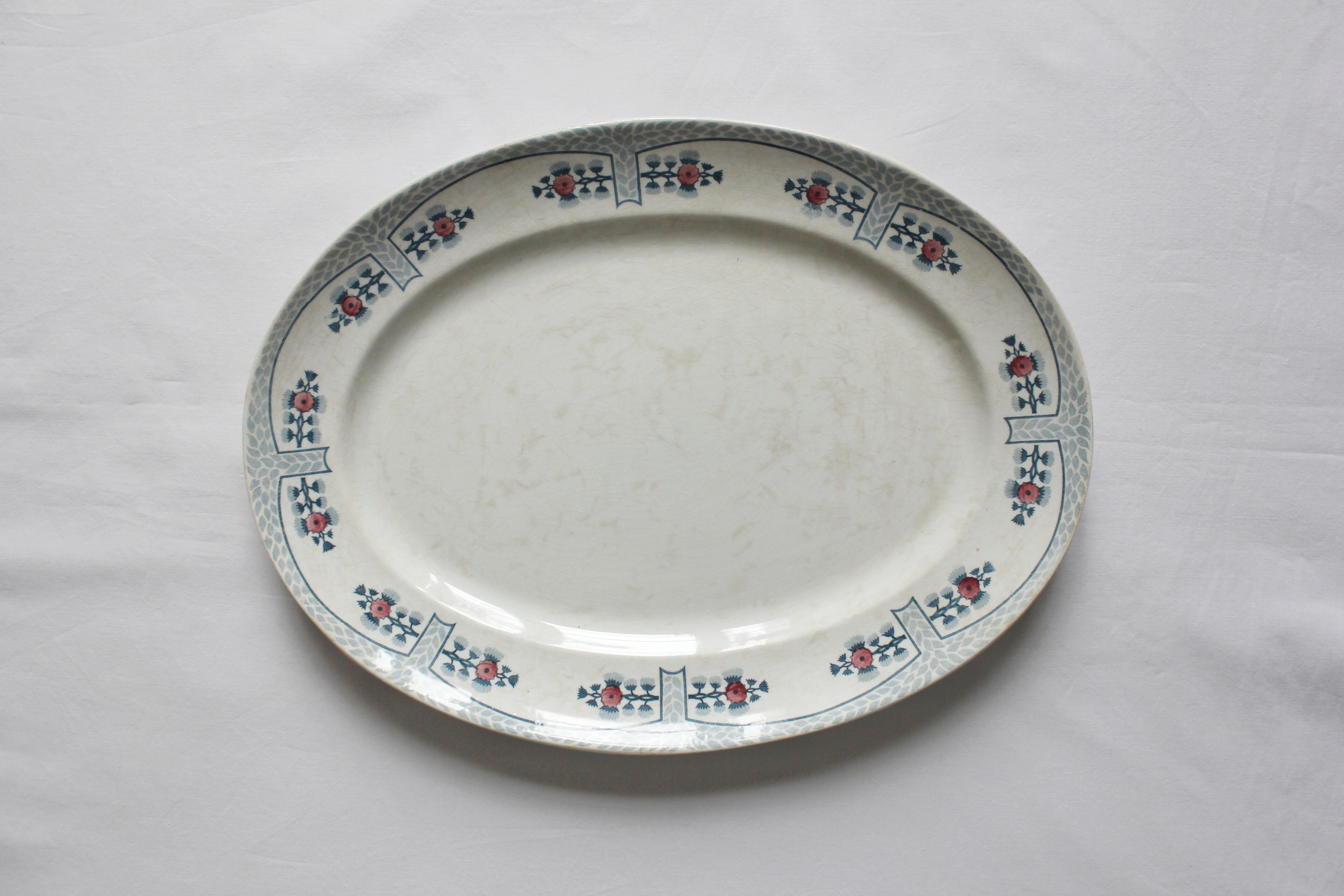 Polychrome ironstone oval dish from Creil & Montereau, "Toledo" model