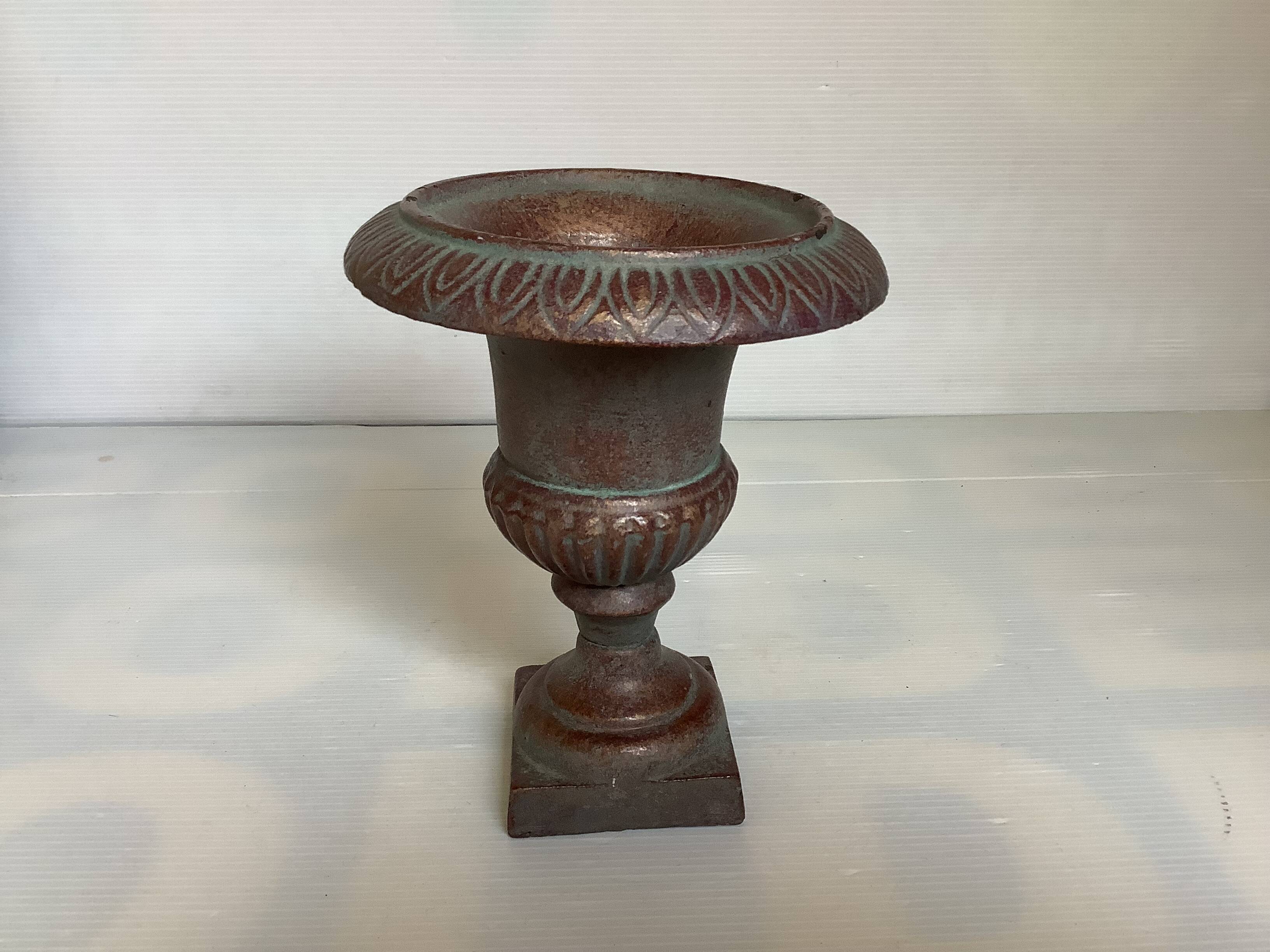 Medici cast iron planter vase
