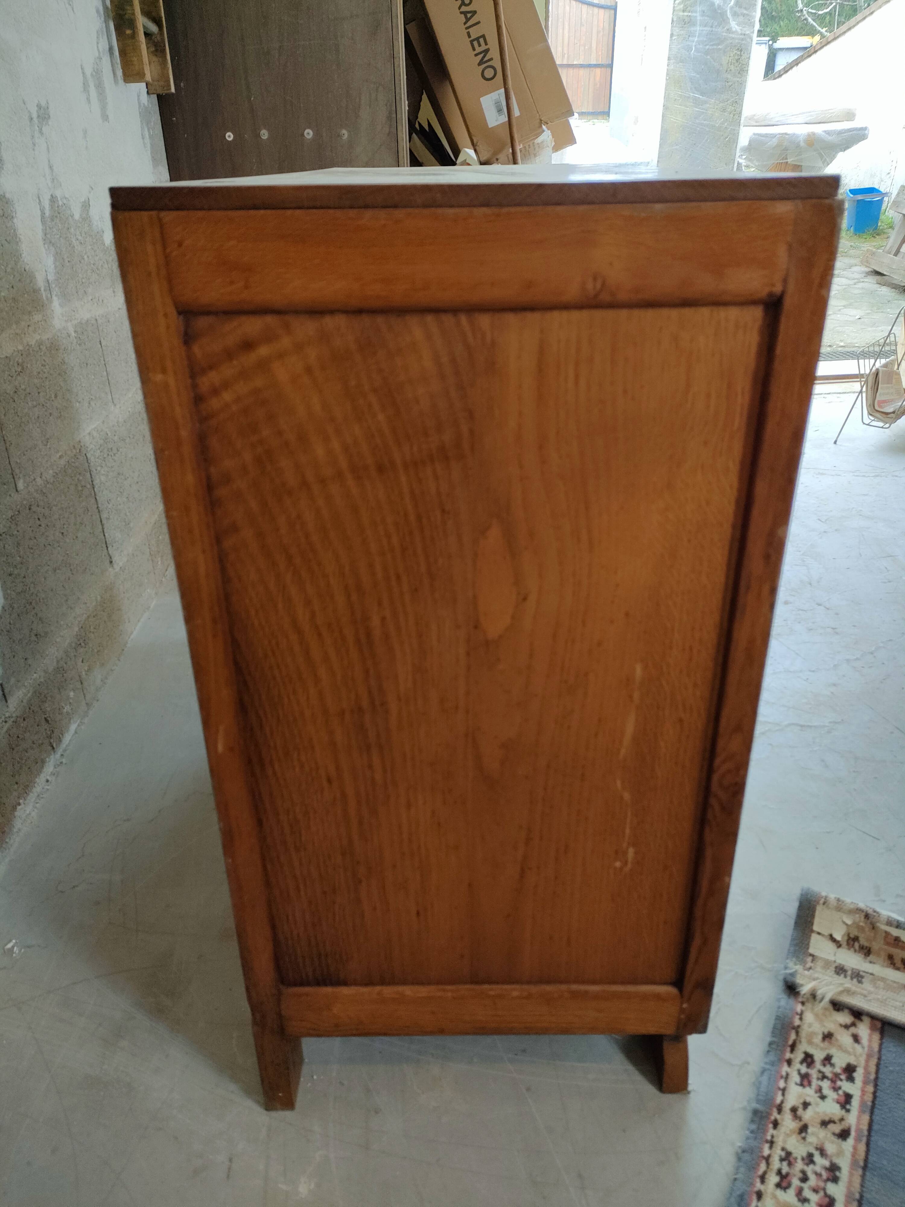 Art deco chest of drawers