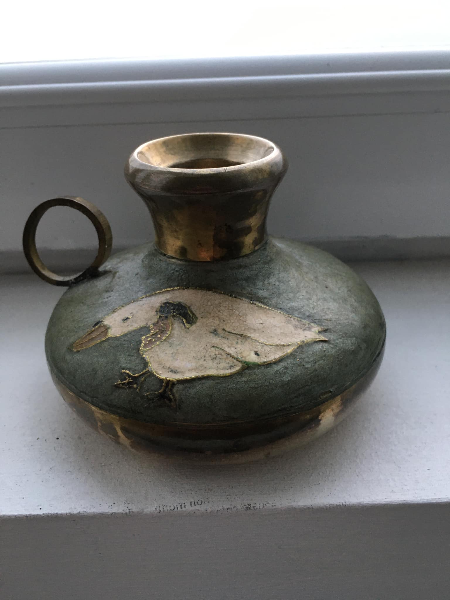 Rat de cave en laiton émaillé. Motifs "Oies"