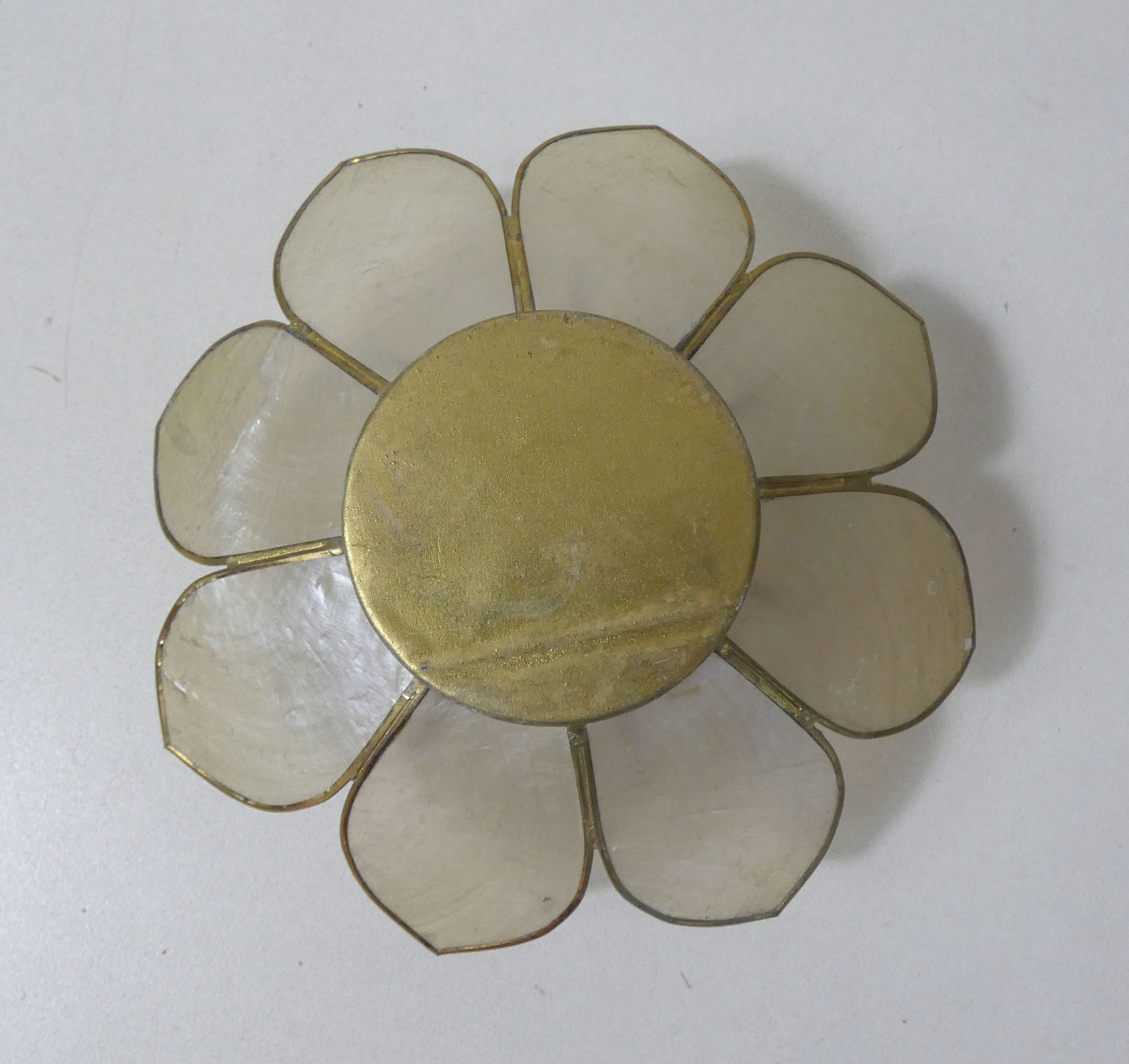 Lotus mother-of-pearl and brass photophore