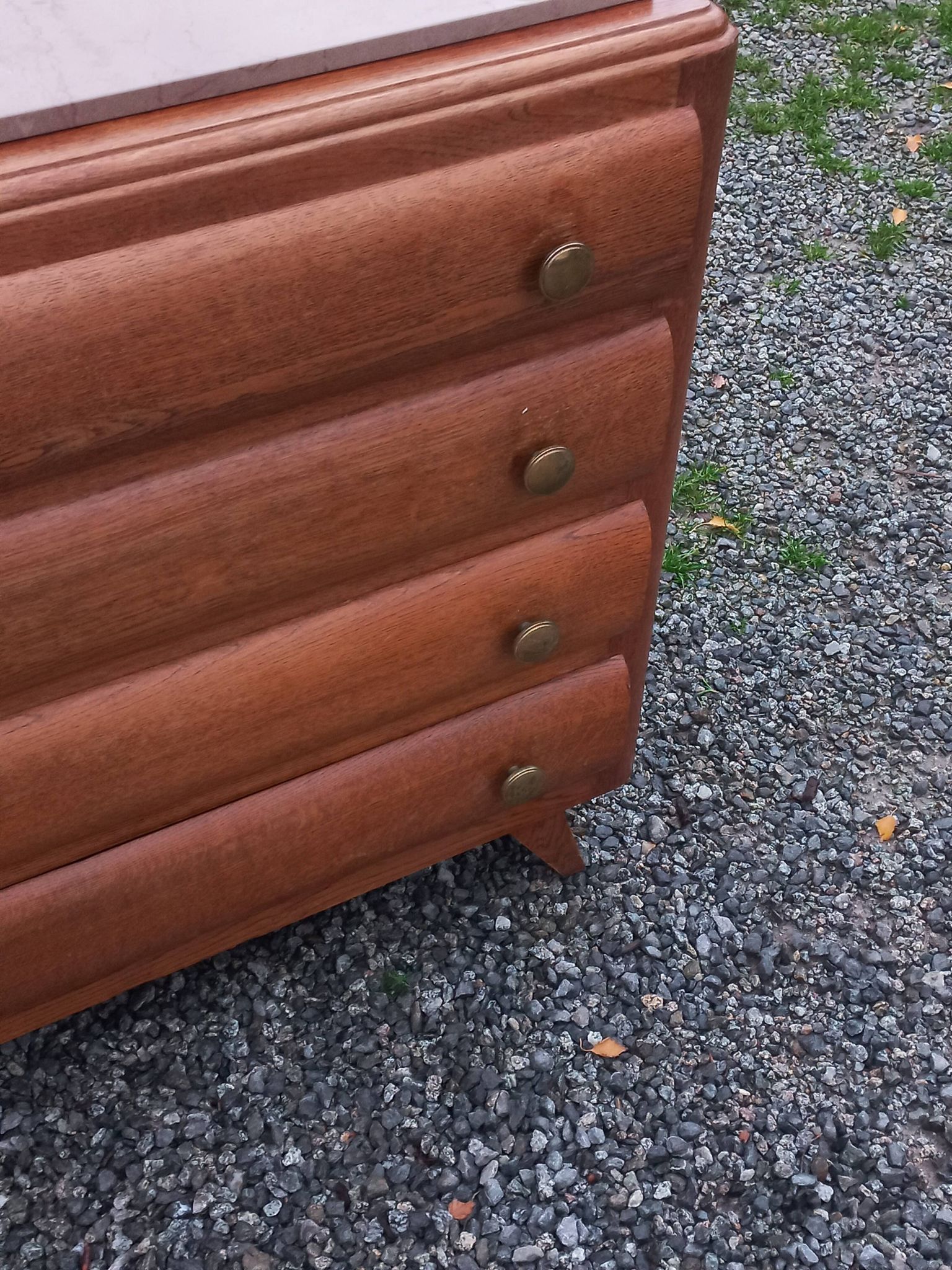 Vintage oak chest of drawers with splayed legs and 4 drawers, circa 1950