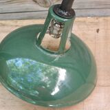 Enamelled swan collar lamp